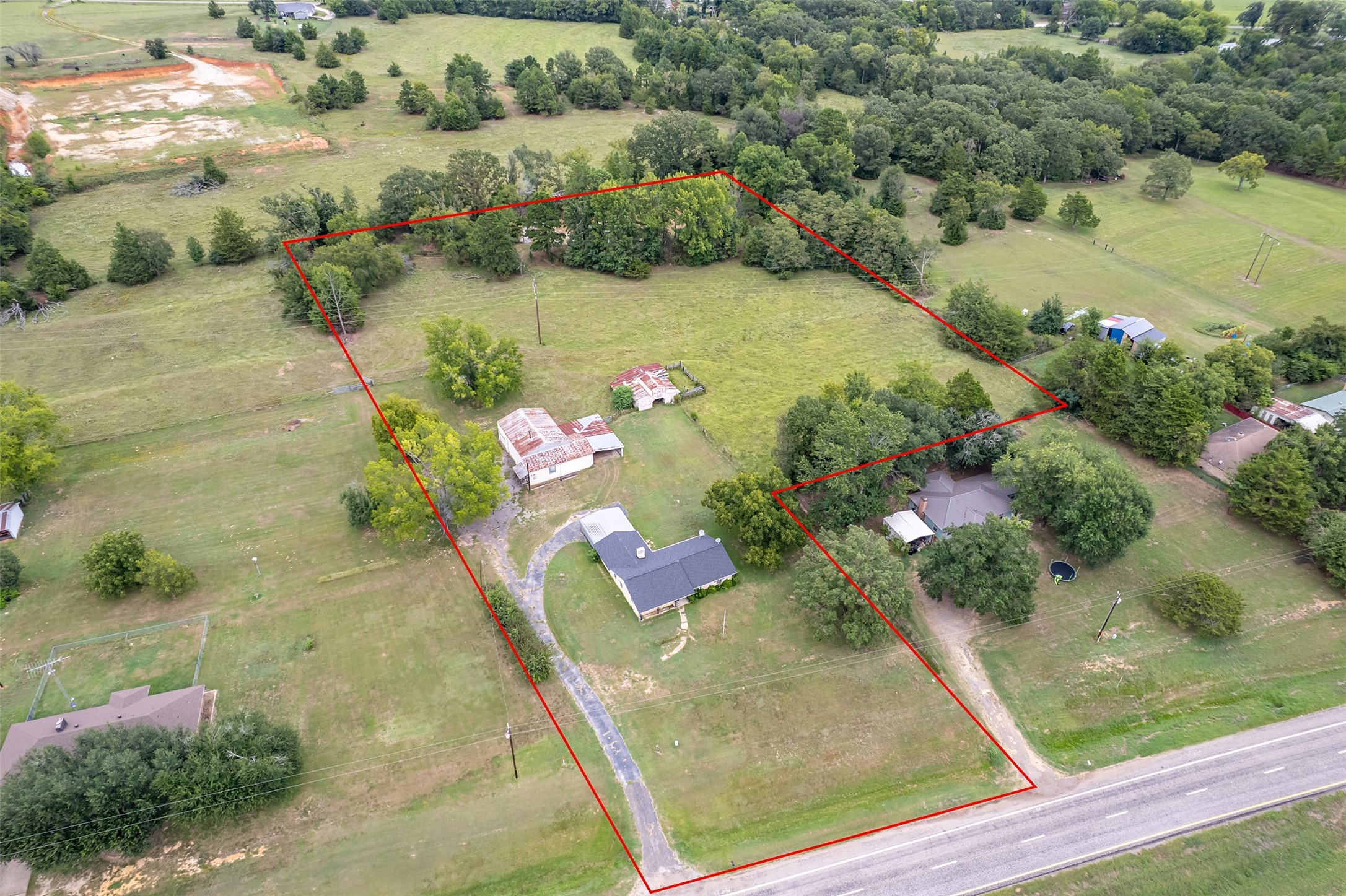 3015 E US Highway 80