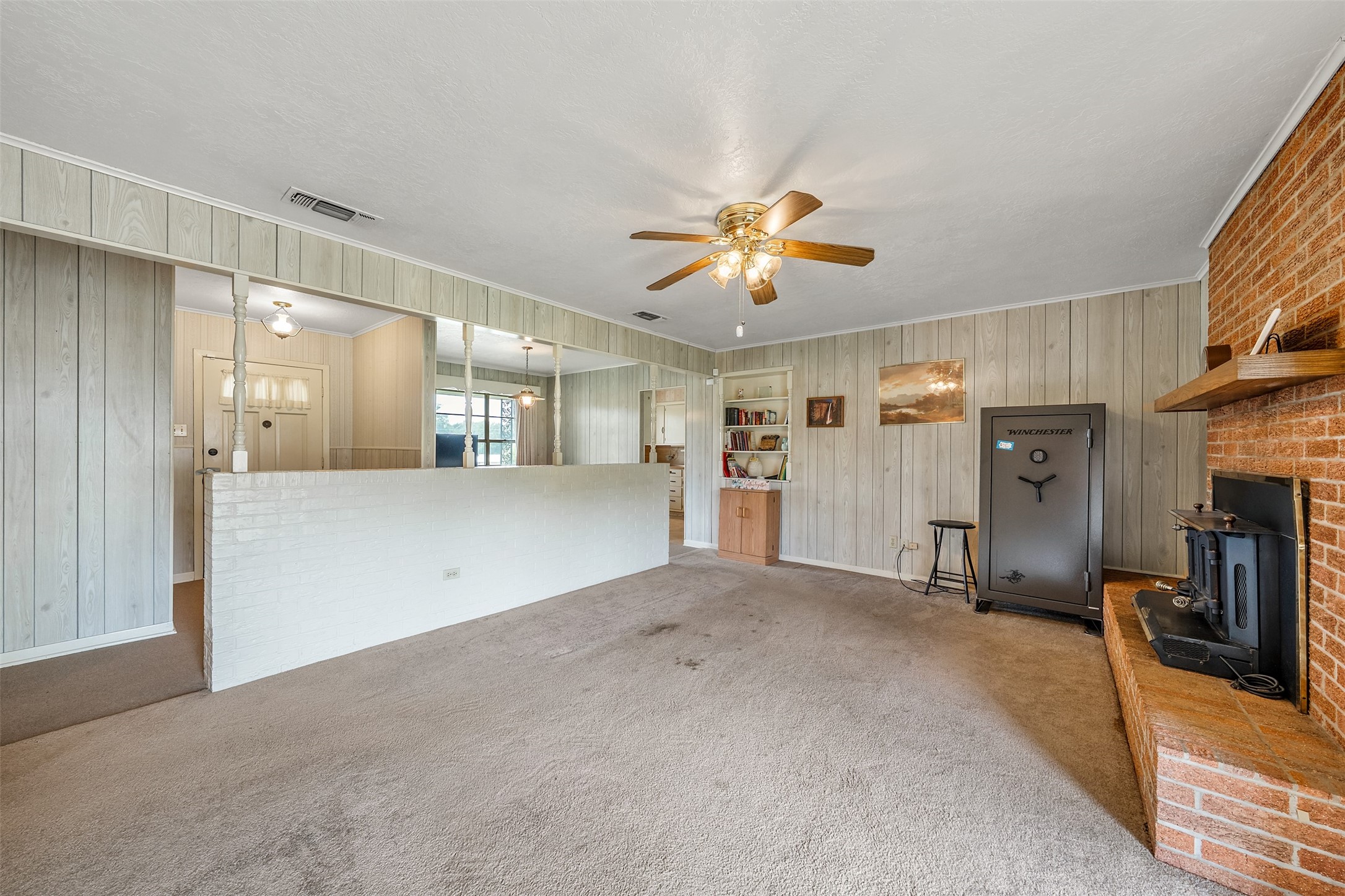 3015 E US Highway 80