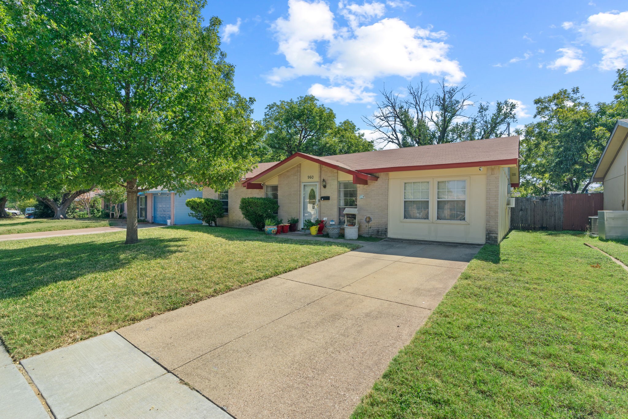 960 Ashwood Drive