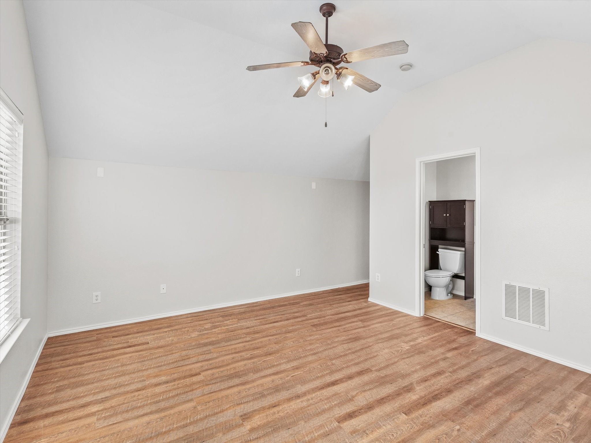 5113 Sweetgum Court
