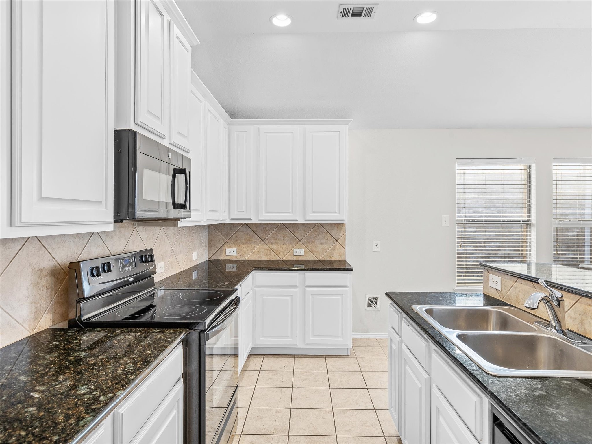 5113 Sweetgum Court