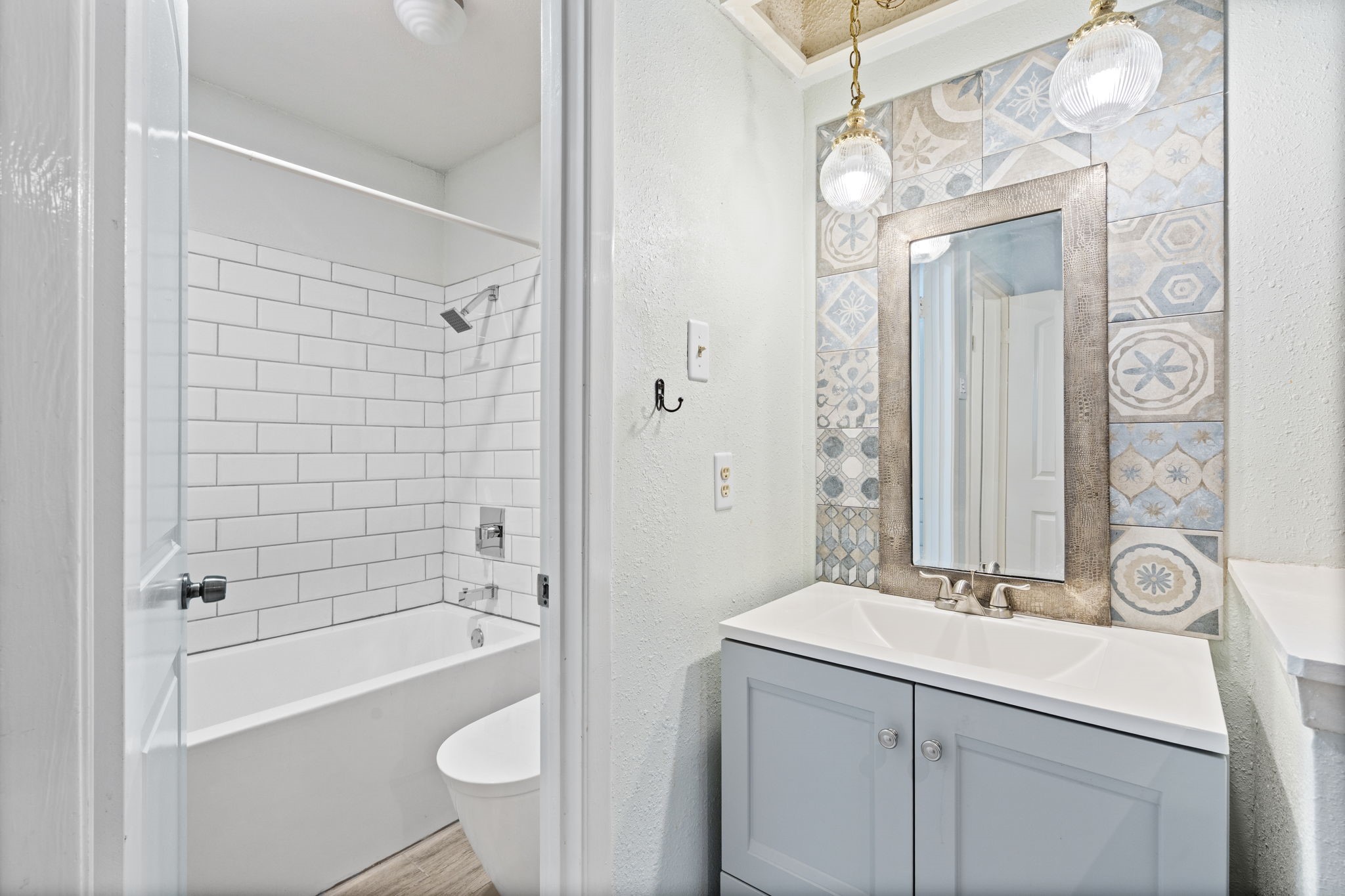 2706 Meadow Bluff Lane