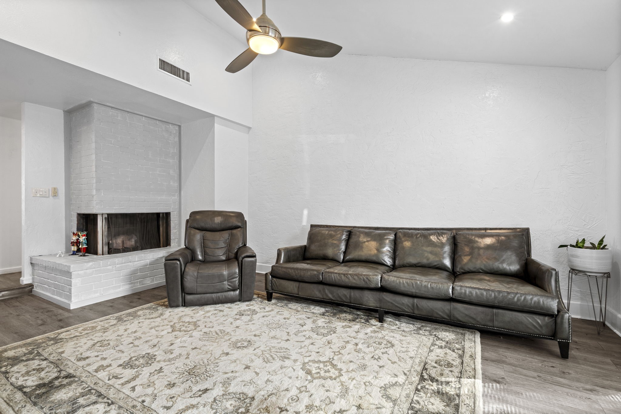 2706 Meadow Bluff Lane