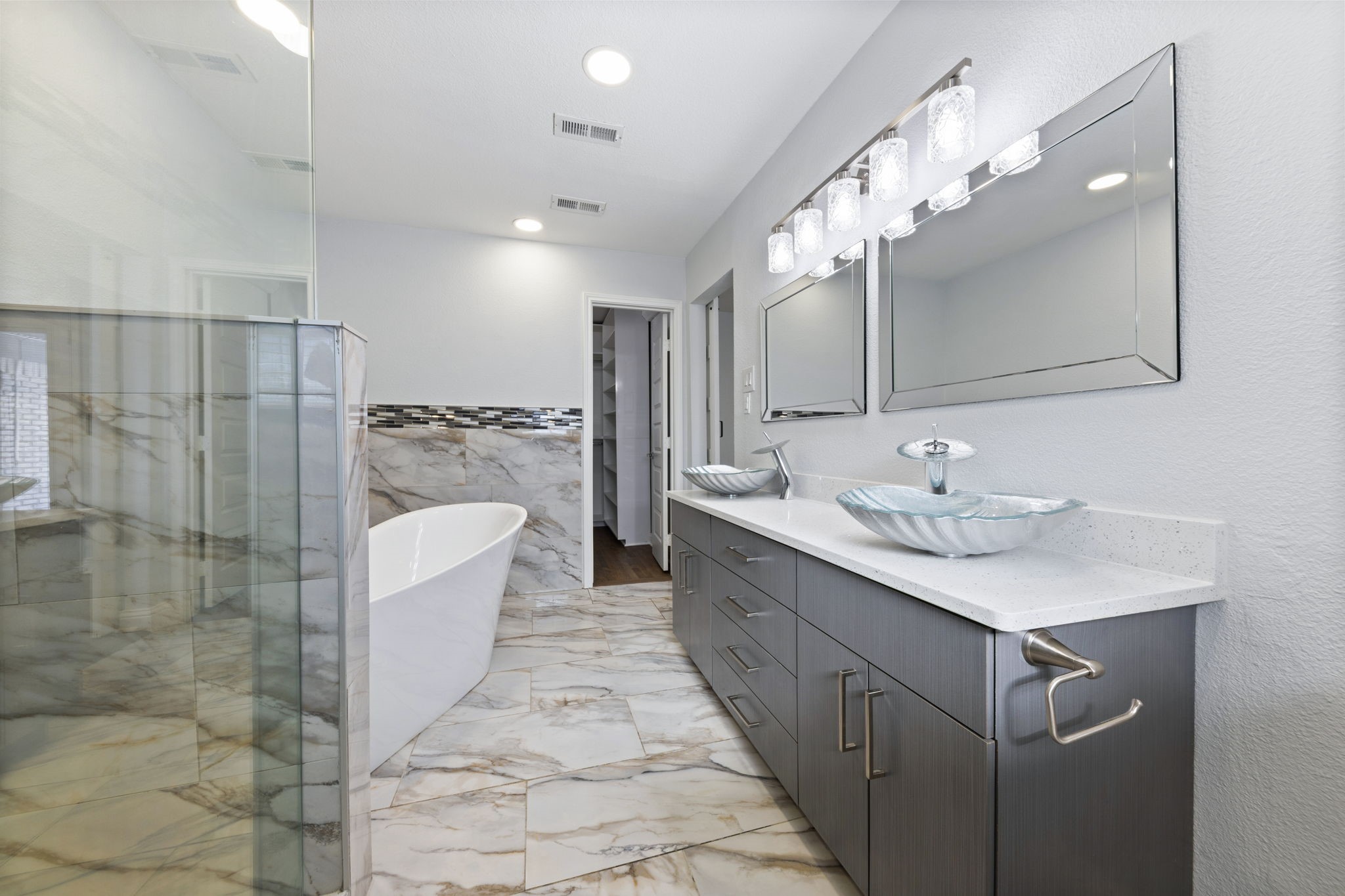 14909 Hillcrest Road