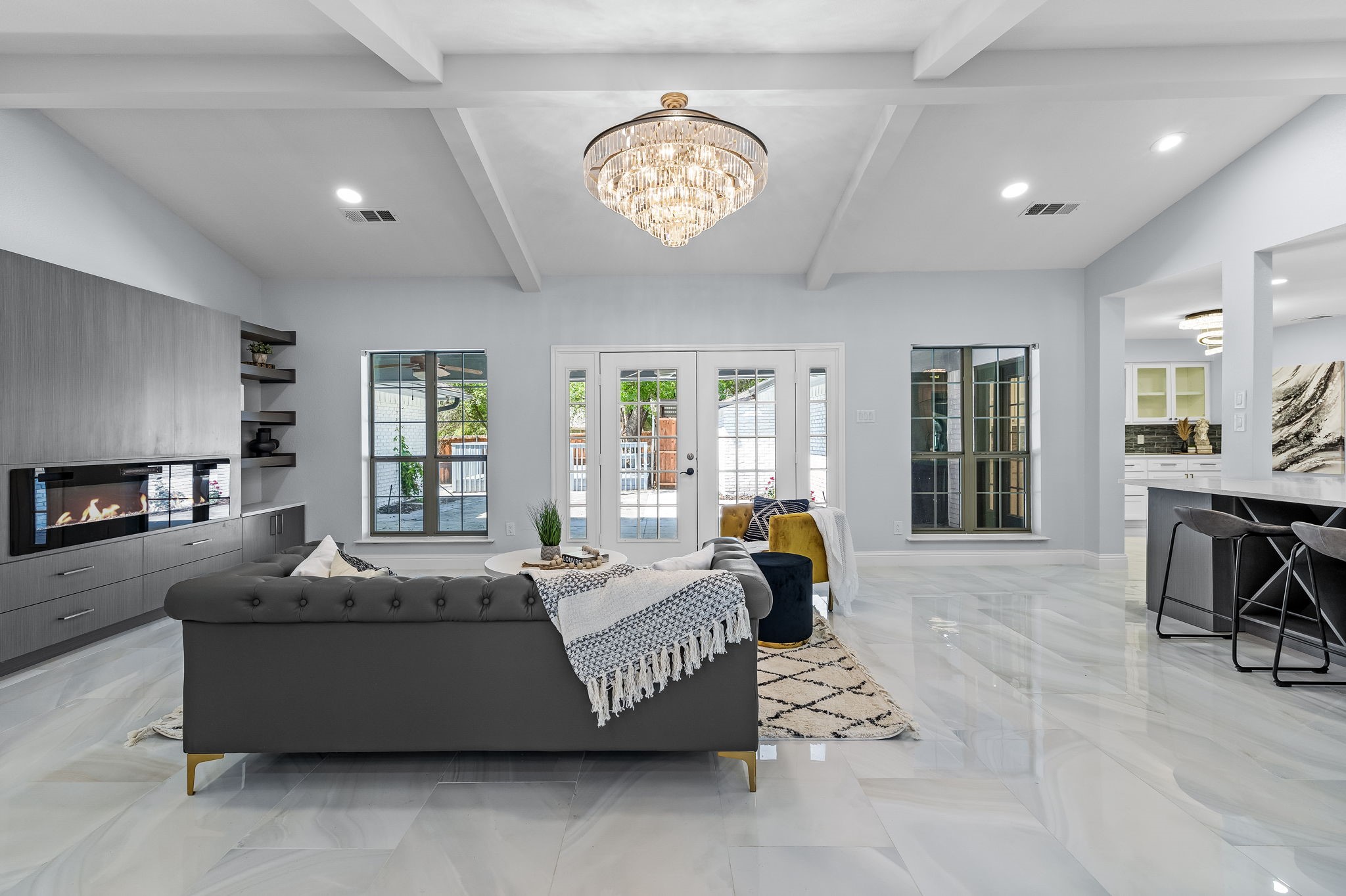 14909 Hillcrest Road