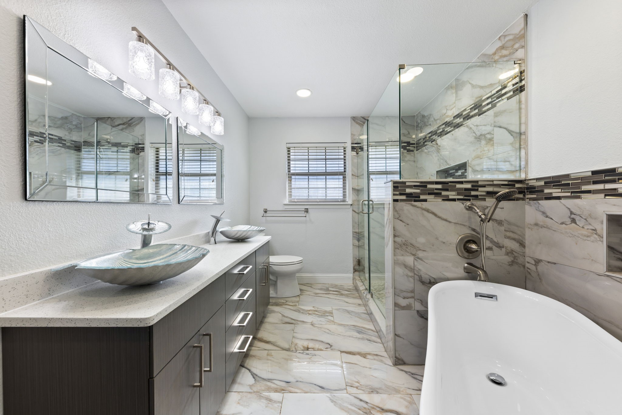 14909 Hillcrest Road