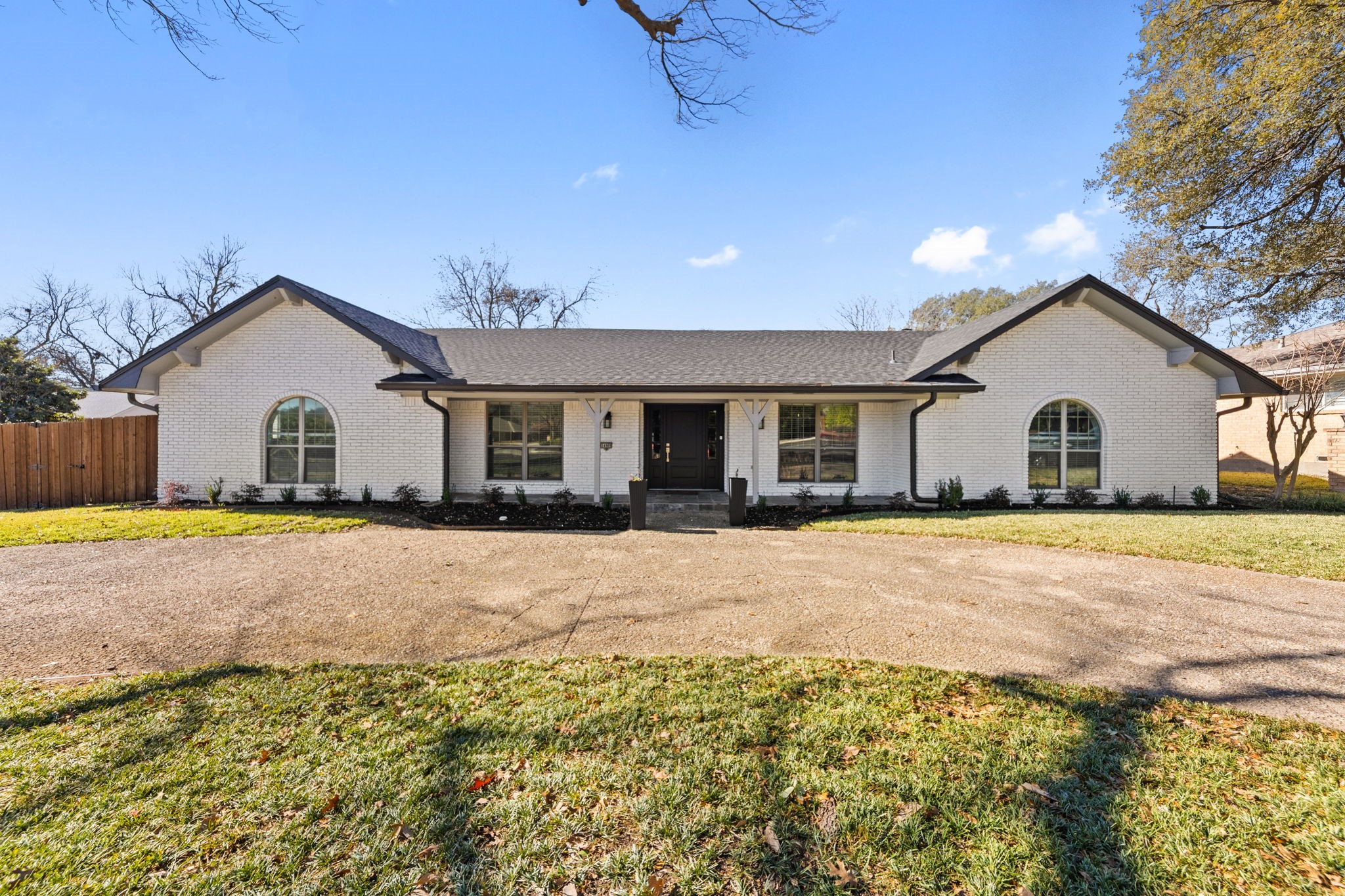 14909 Hillcrest Road