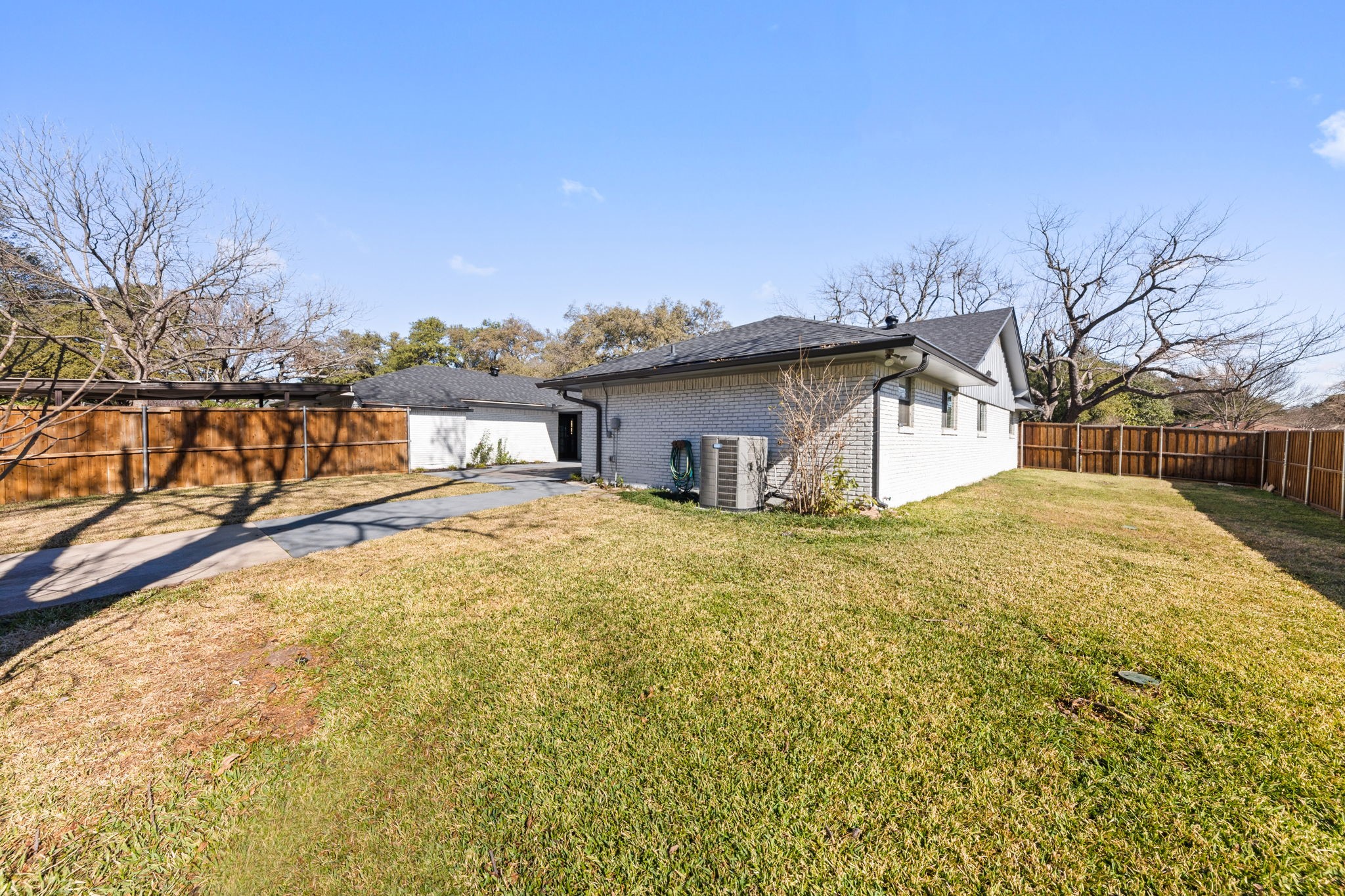 14909 Hillcrest Road