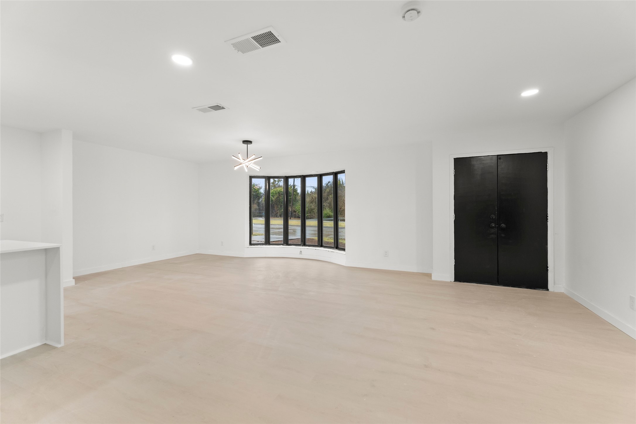 328 E Pleasant Road