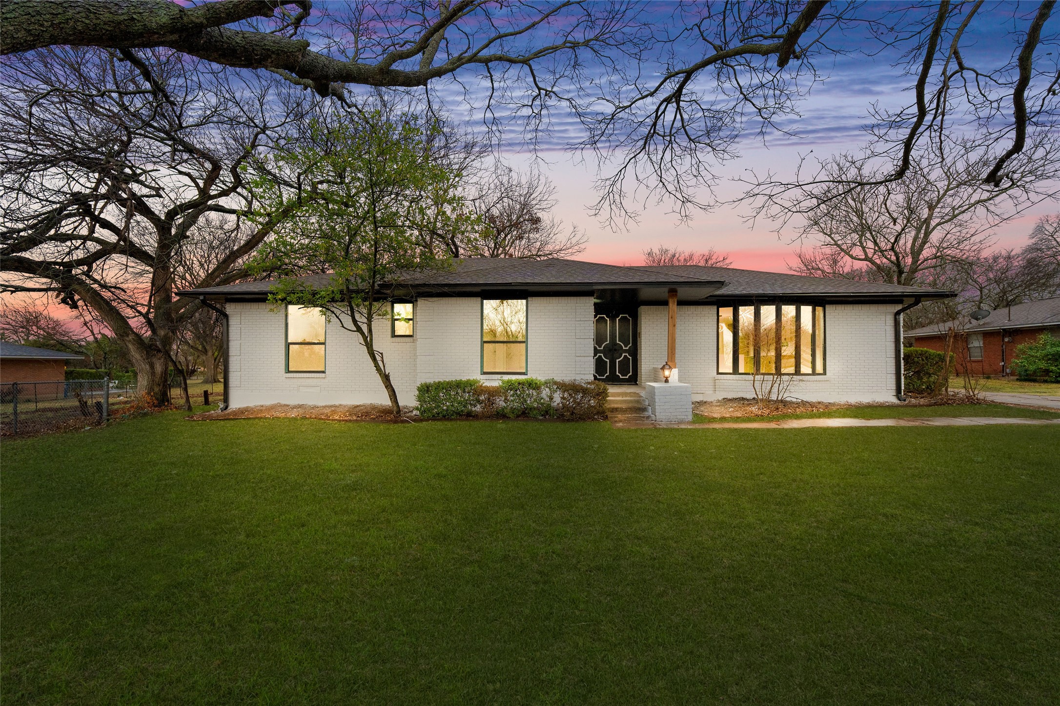 328 E Pleasant Road