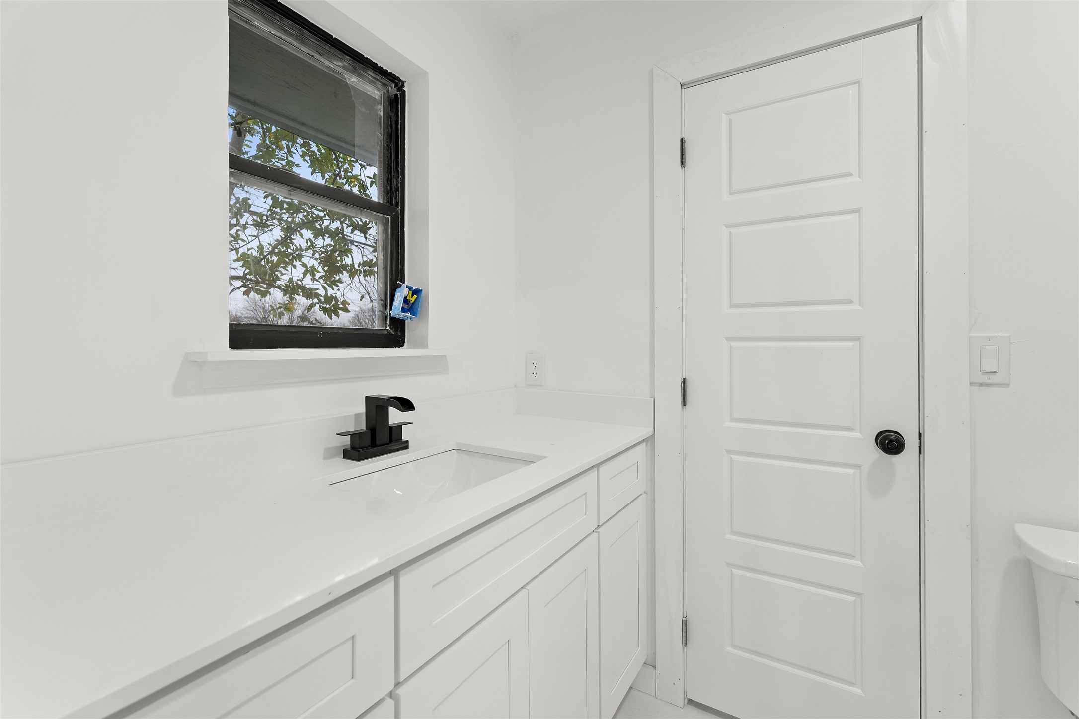 328 E Pleasant Road