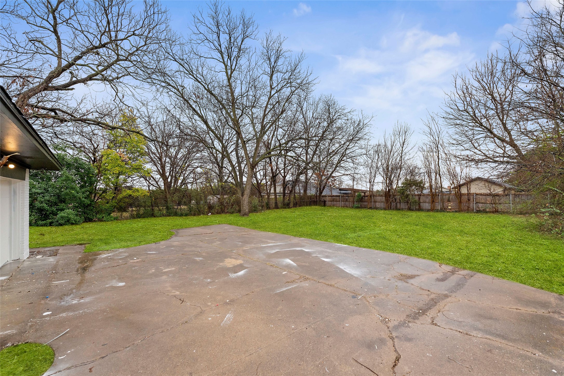 328 E Pleasant Road