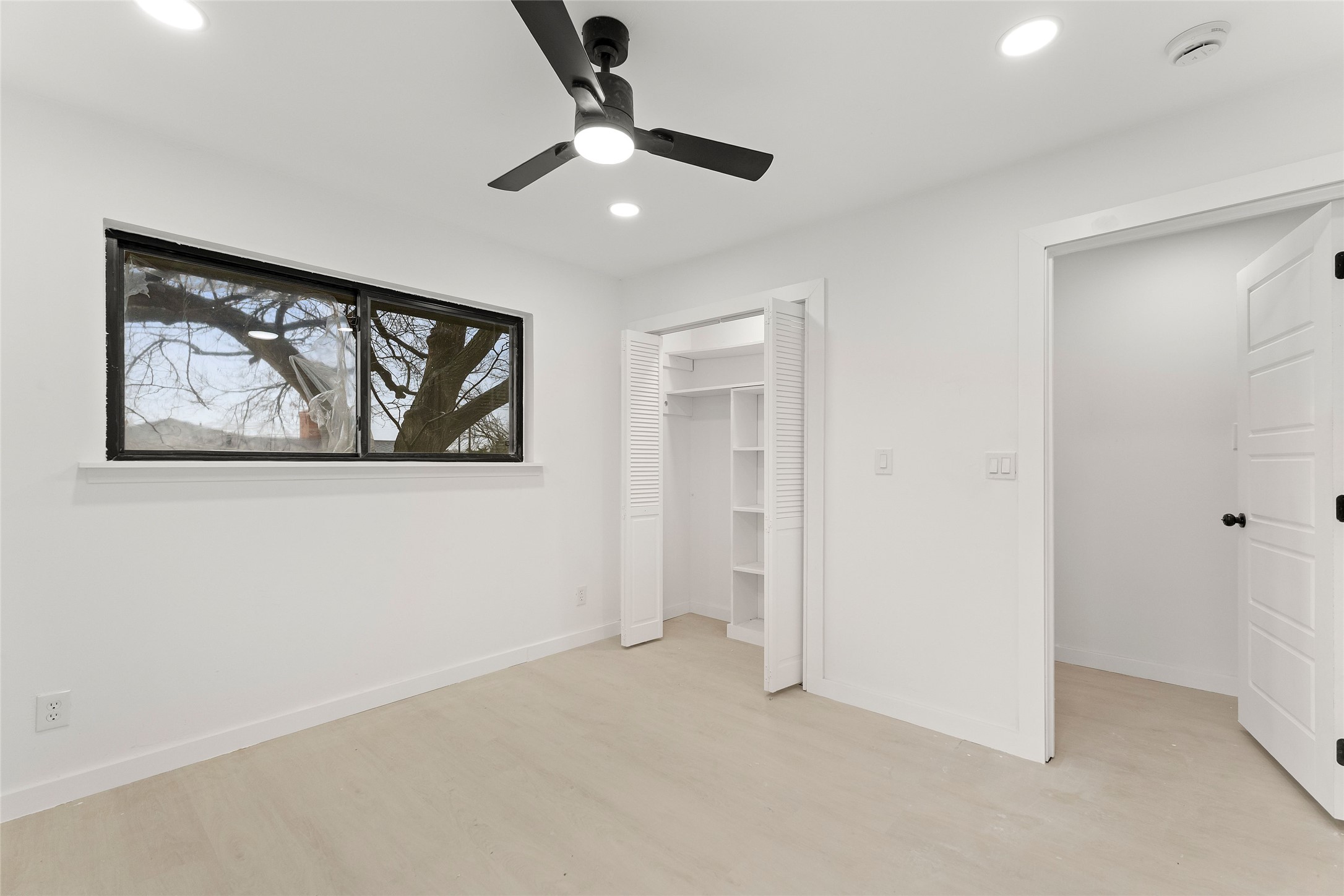 328 E Pleasant Road