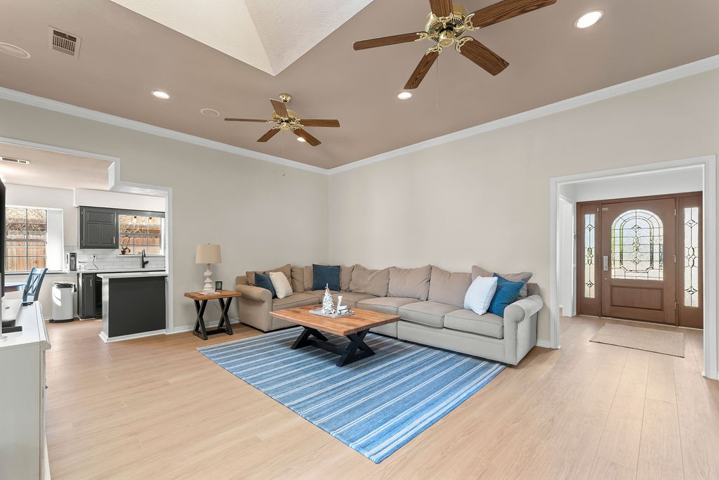1114 Rainbow Drive