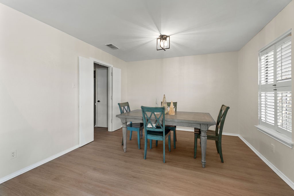 1114 Rainbow Drive