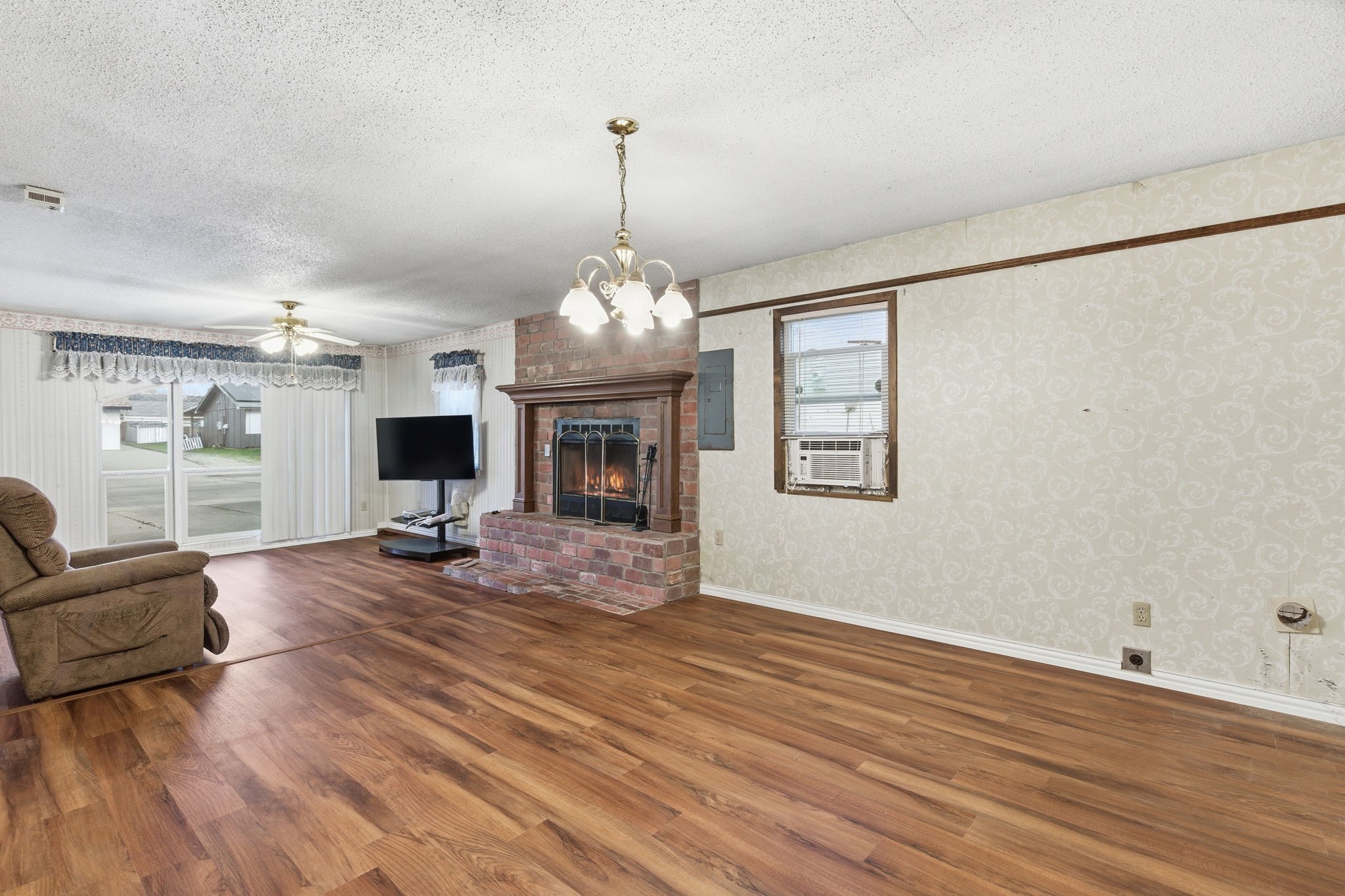 1224 Ashwood Drive