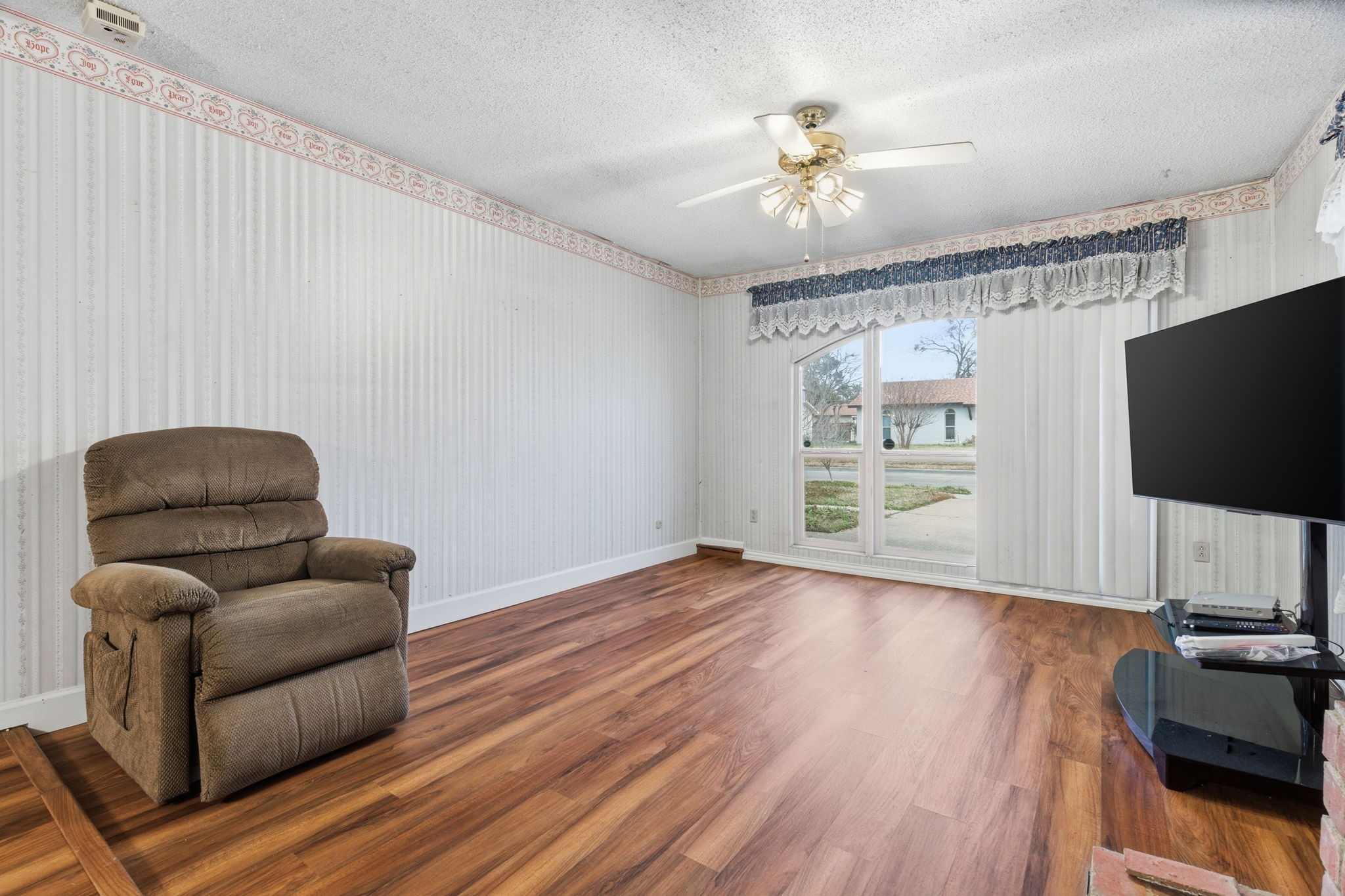 1224 Ashwood Drive