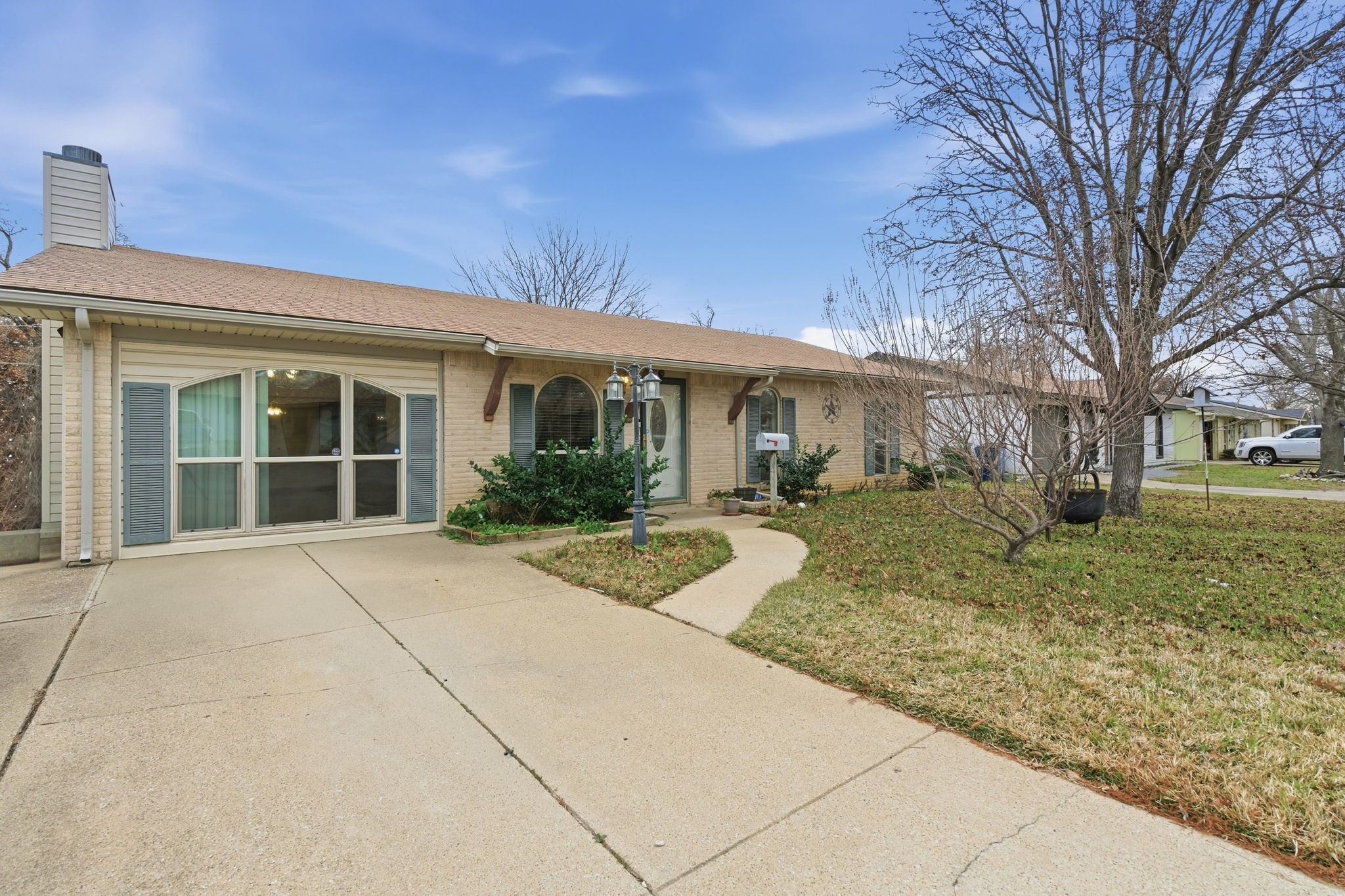 1224 Ashwood Drive