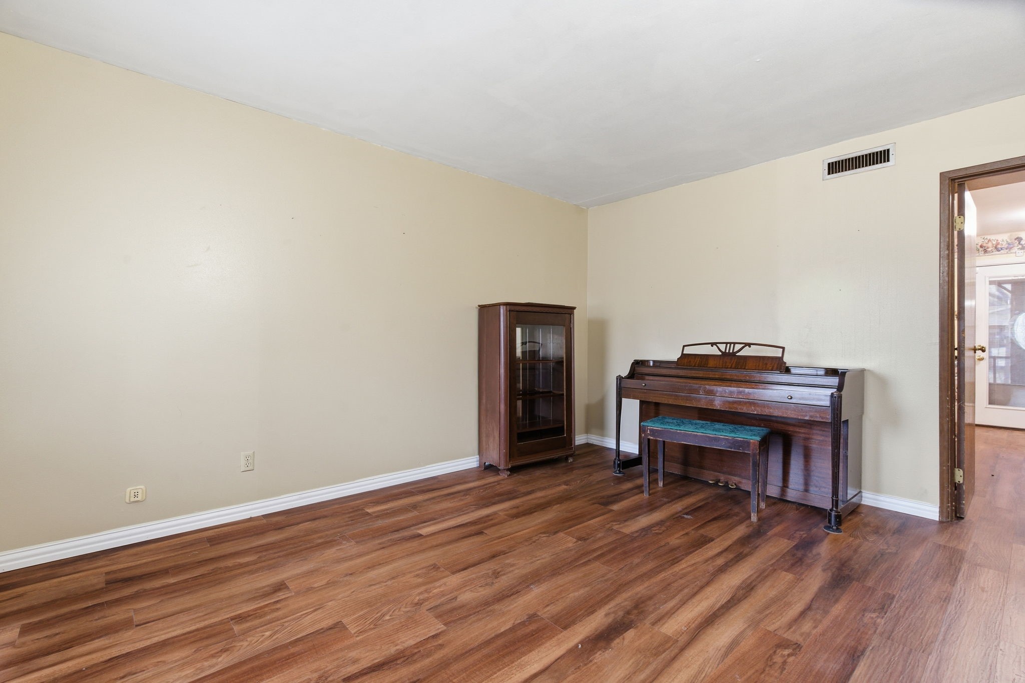 1224 Ashwood Drive