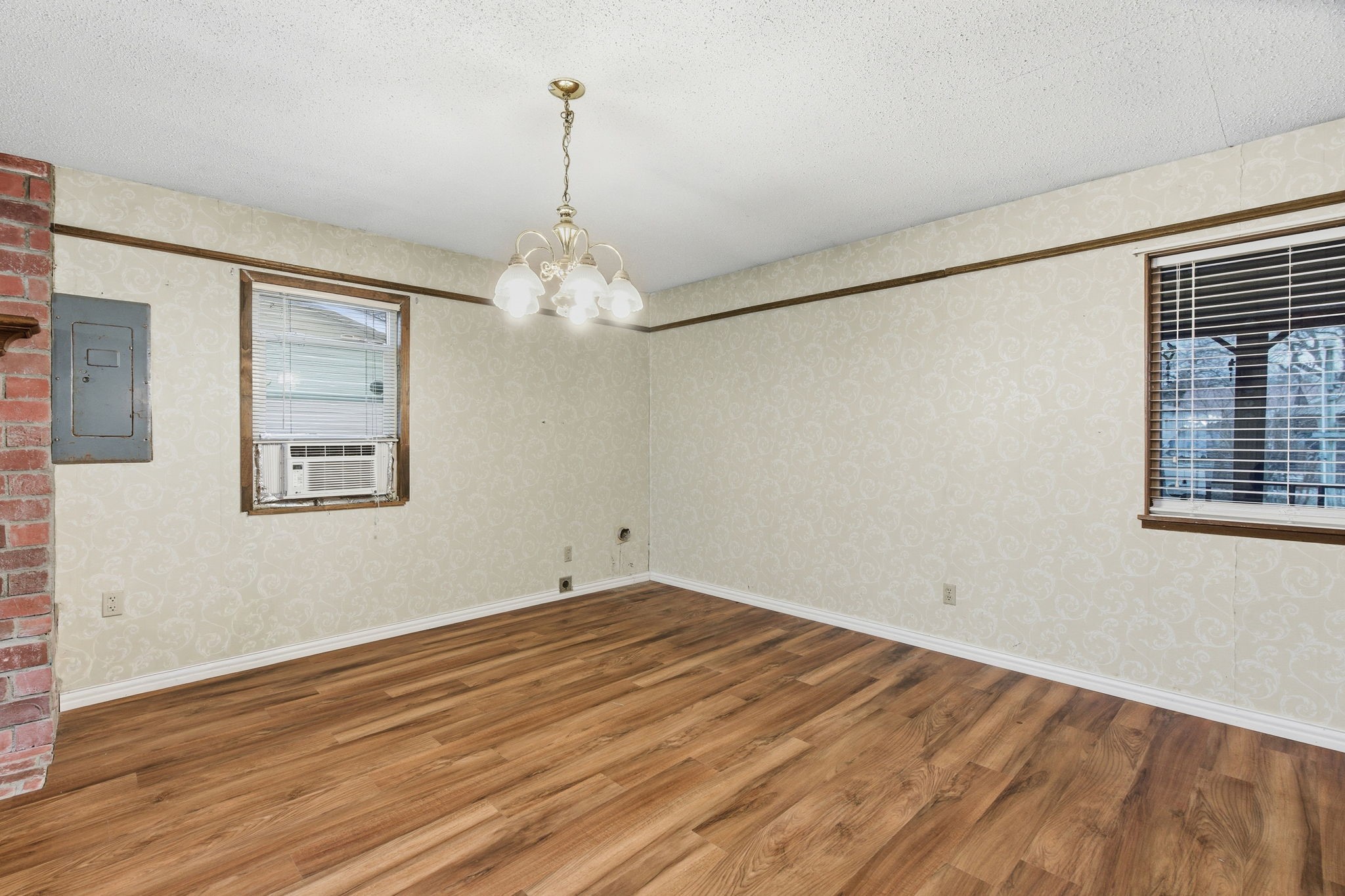 1224 Ashwood Drive