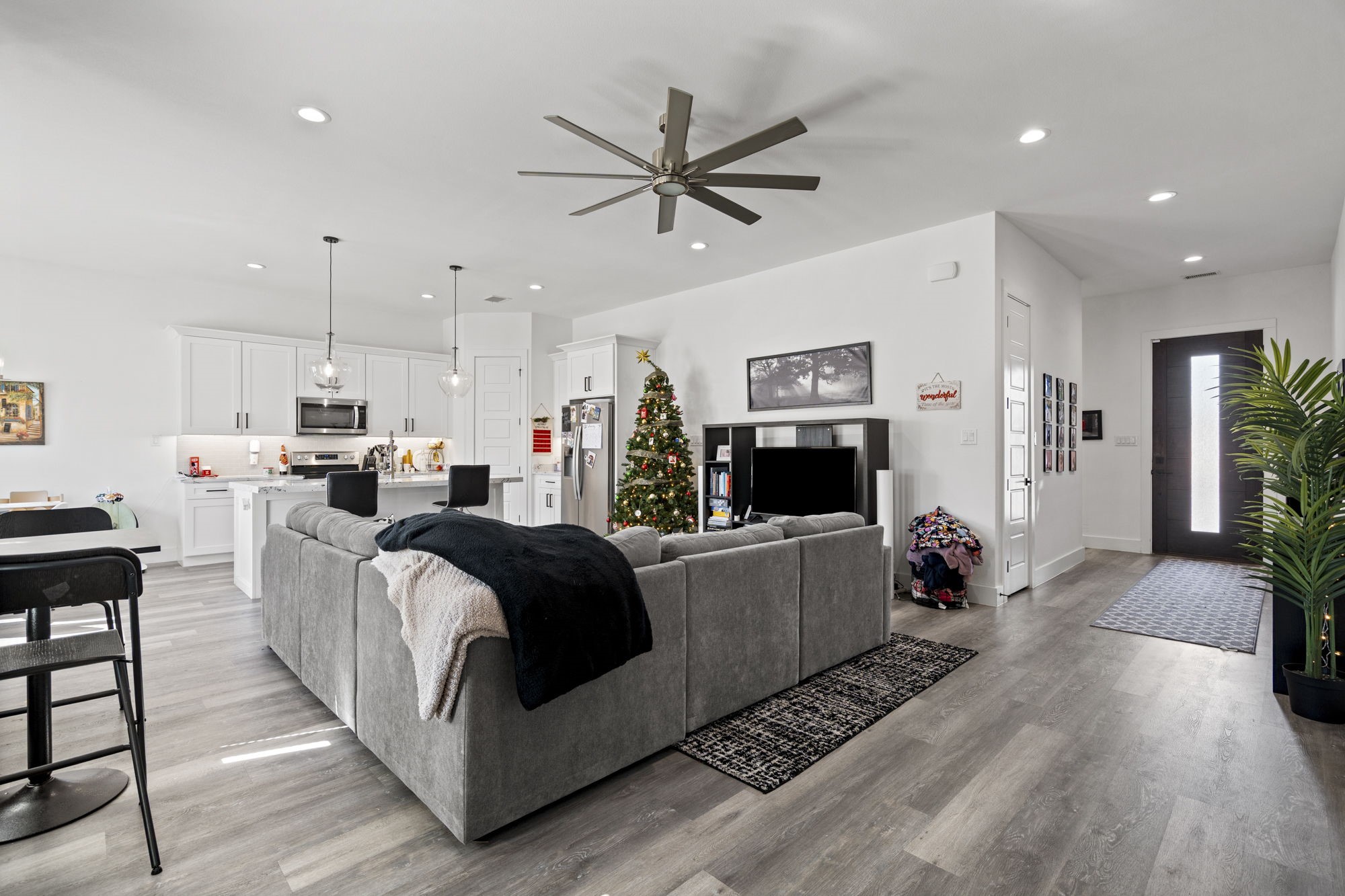 7722 Oak Garden Trail