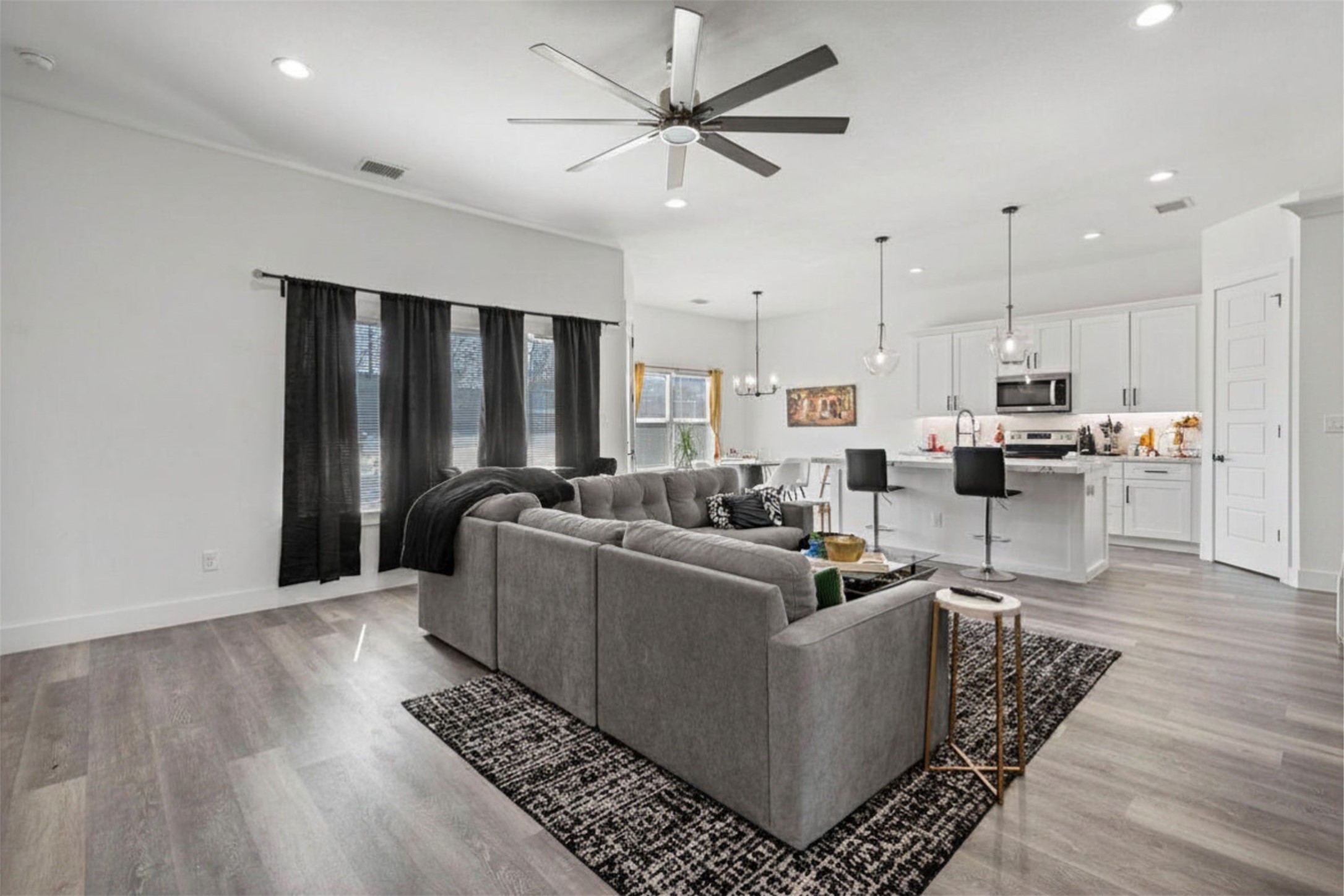 7722 Oak Garden Trail