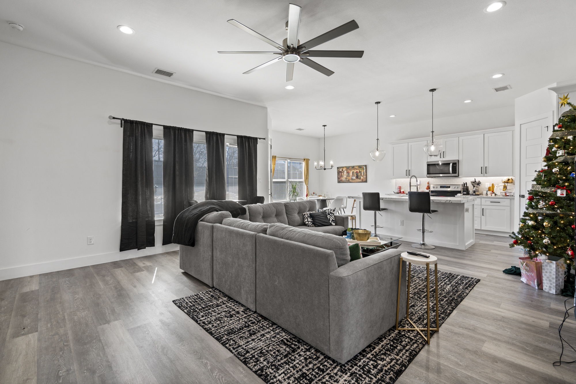 7722 Oak Garden Trail