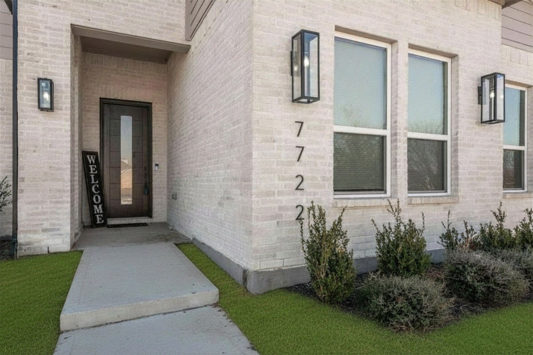 7722 Oak Garden Trail