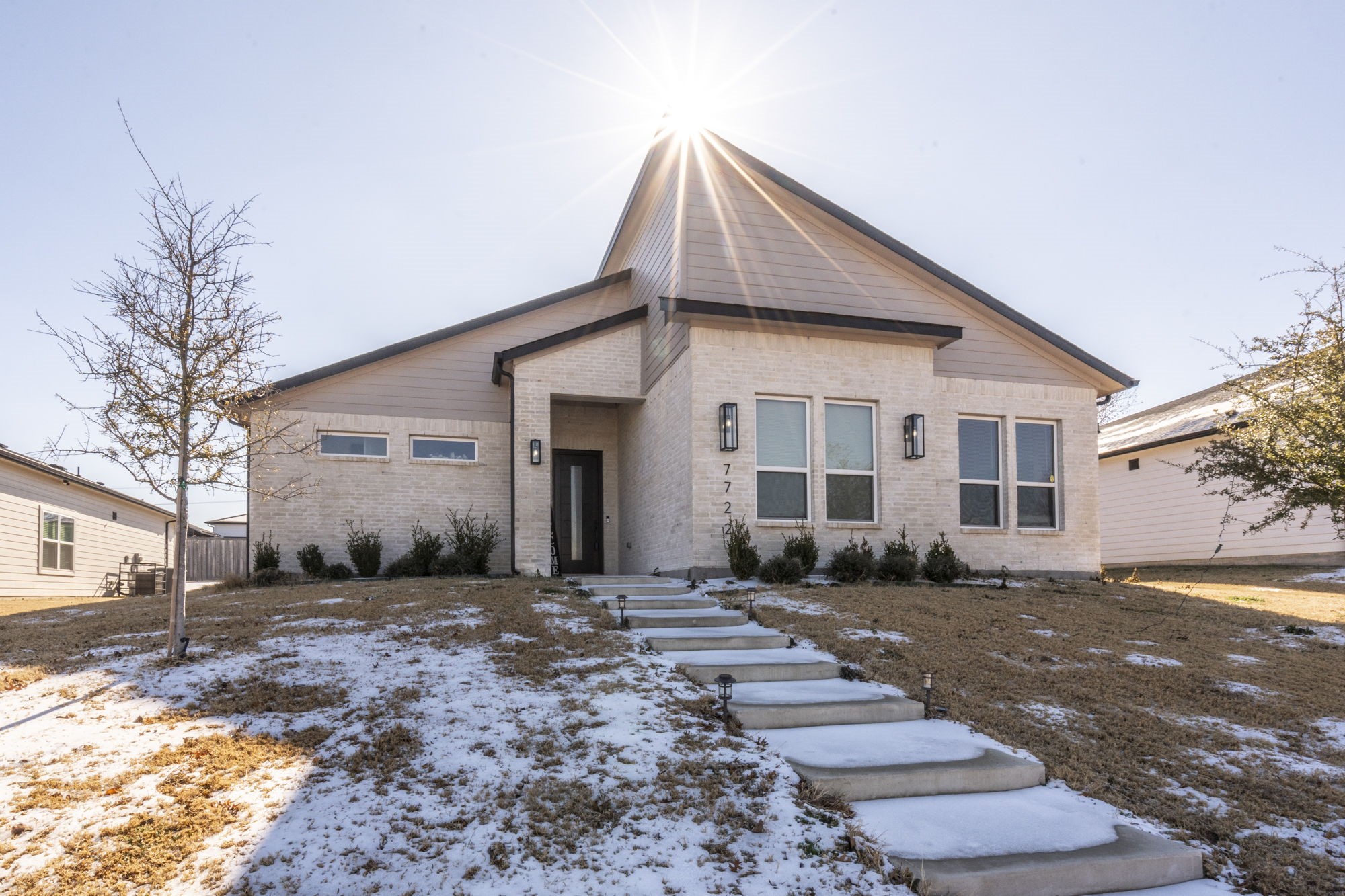 7722 Oak Garden Trail