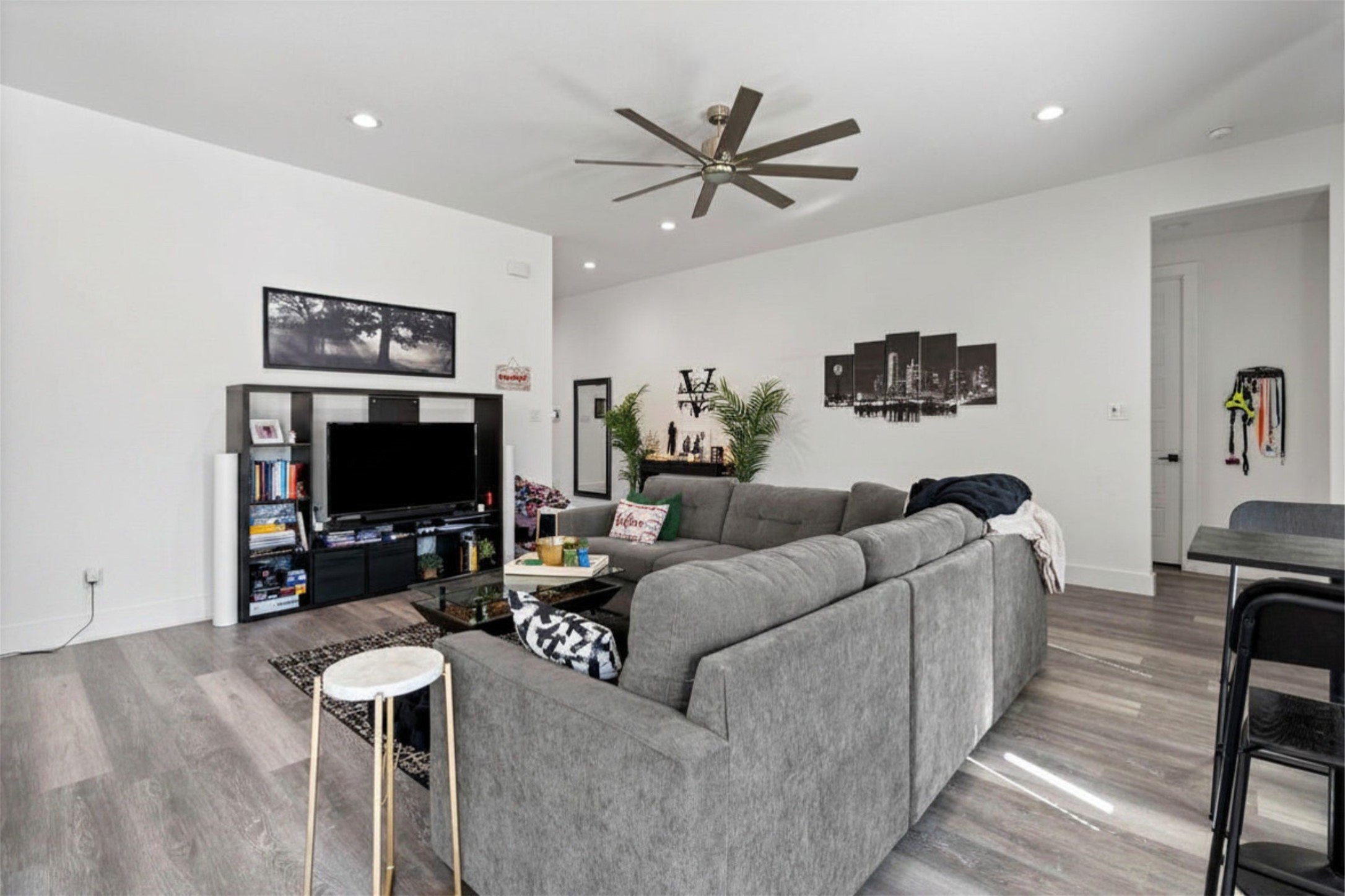 7722 Oak Garden Trail