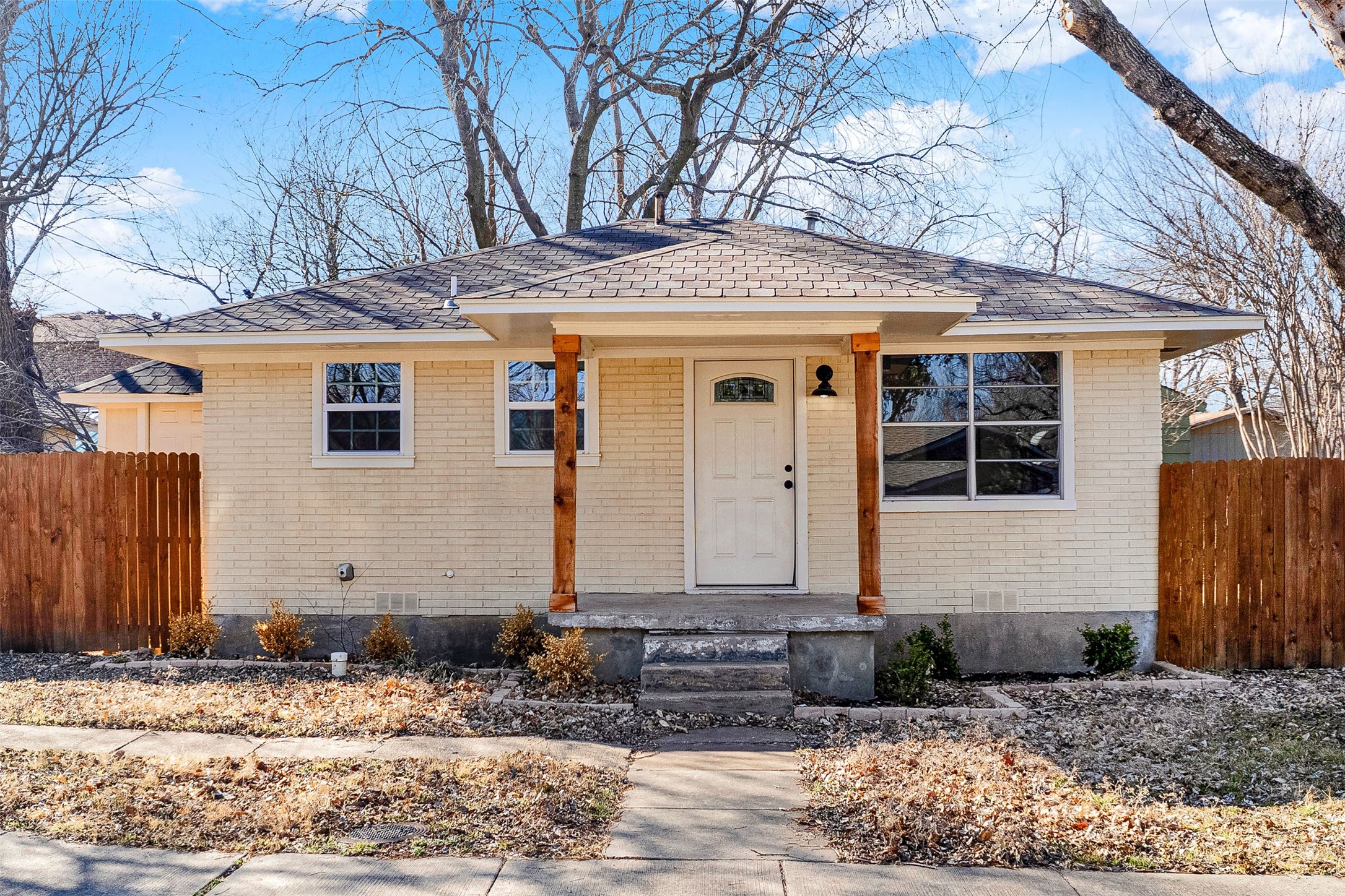 1205 N Bradley Street
