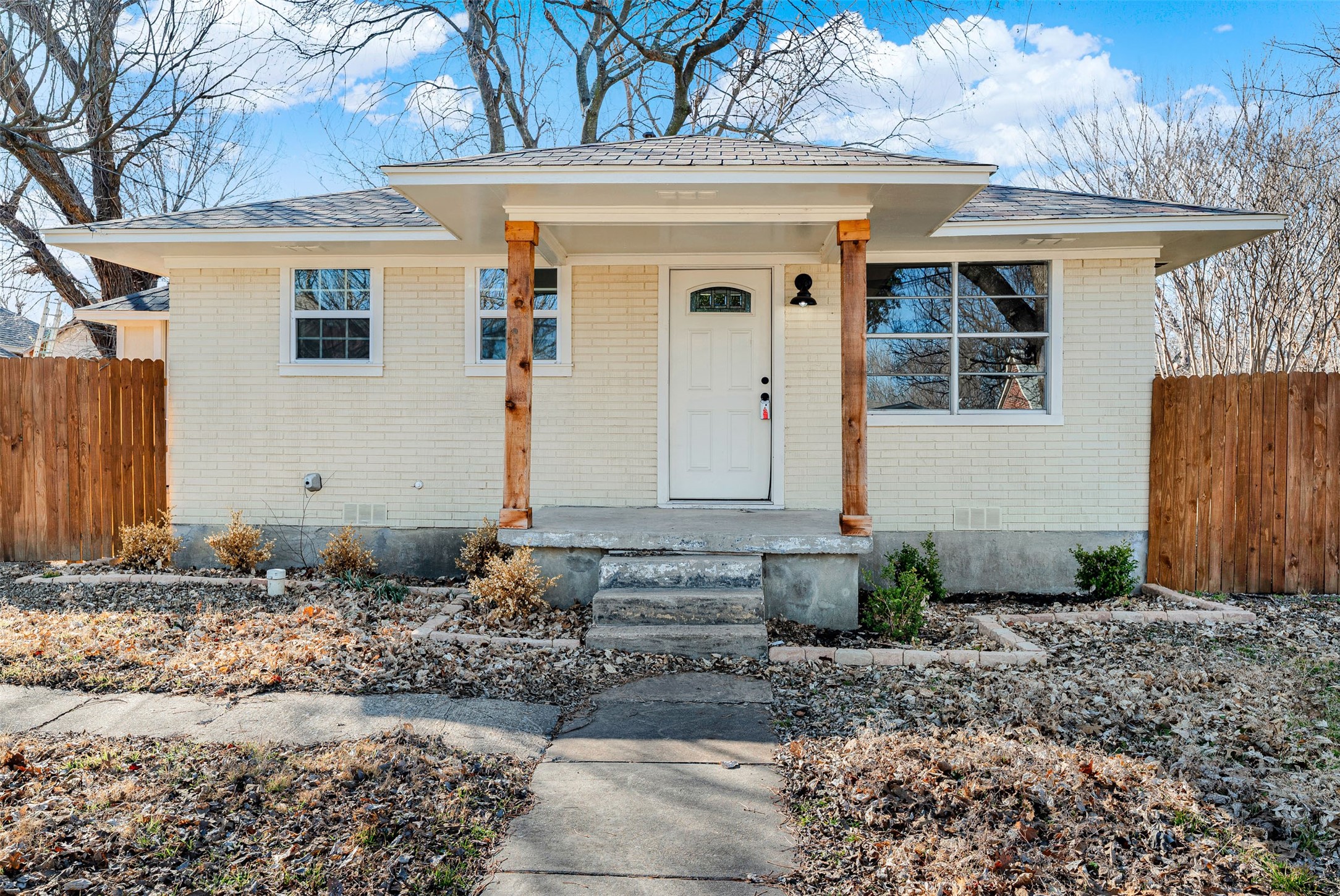 1205 N Bradley Street