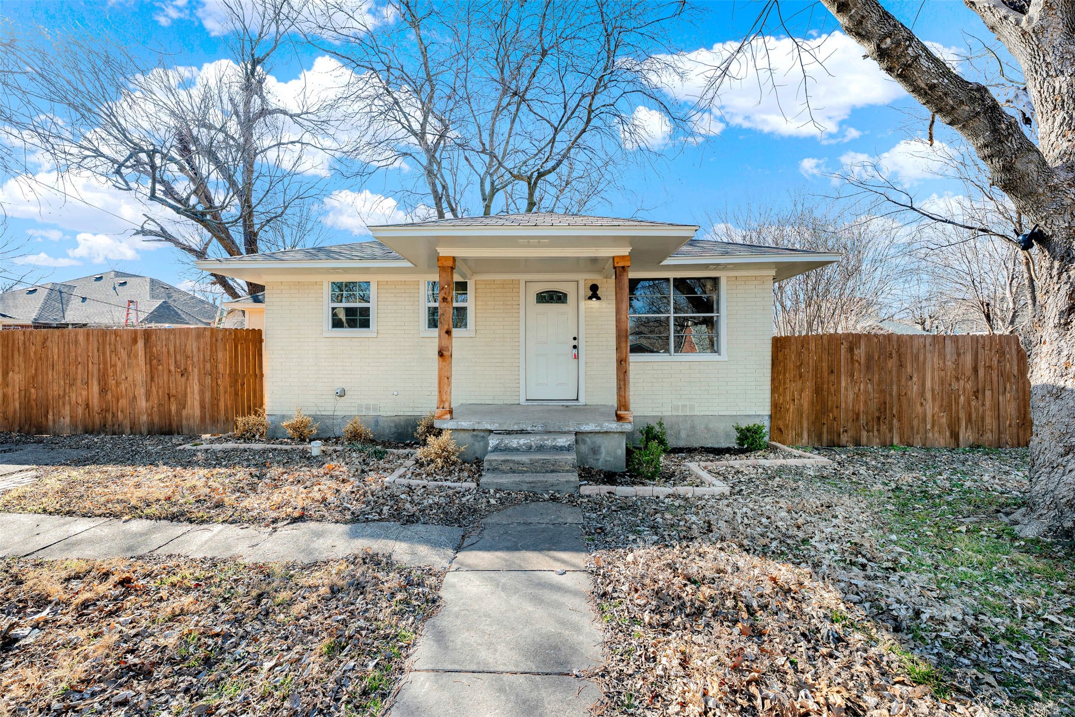 1205 N Bradley Street