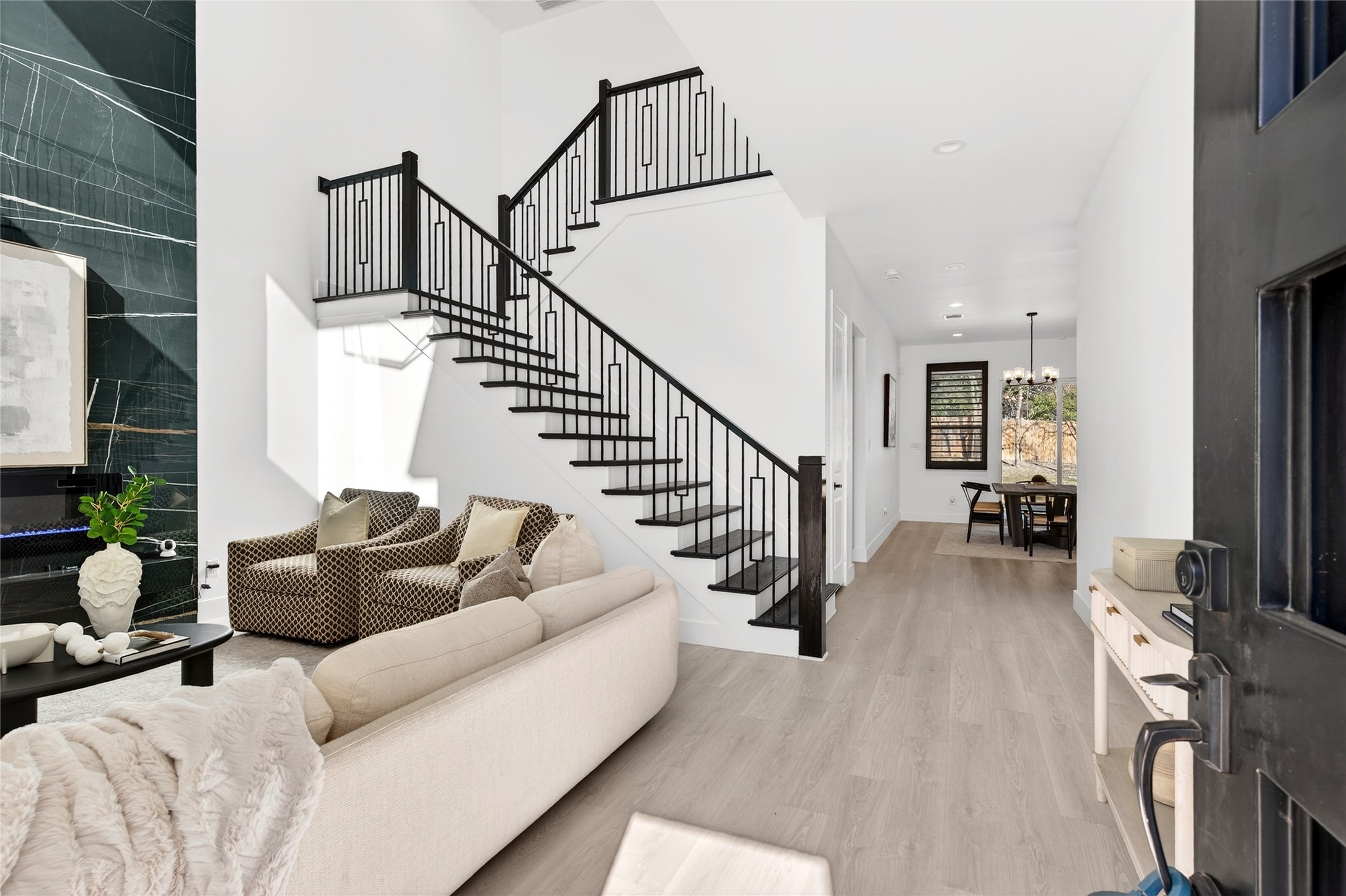 531 W Laureland Road