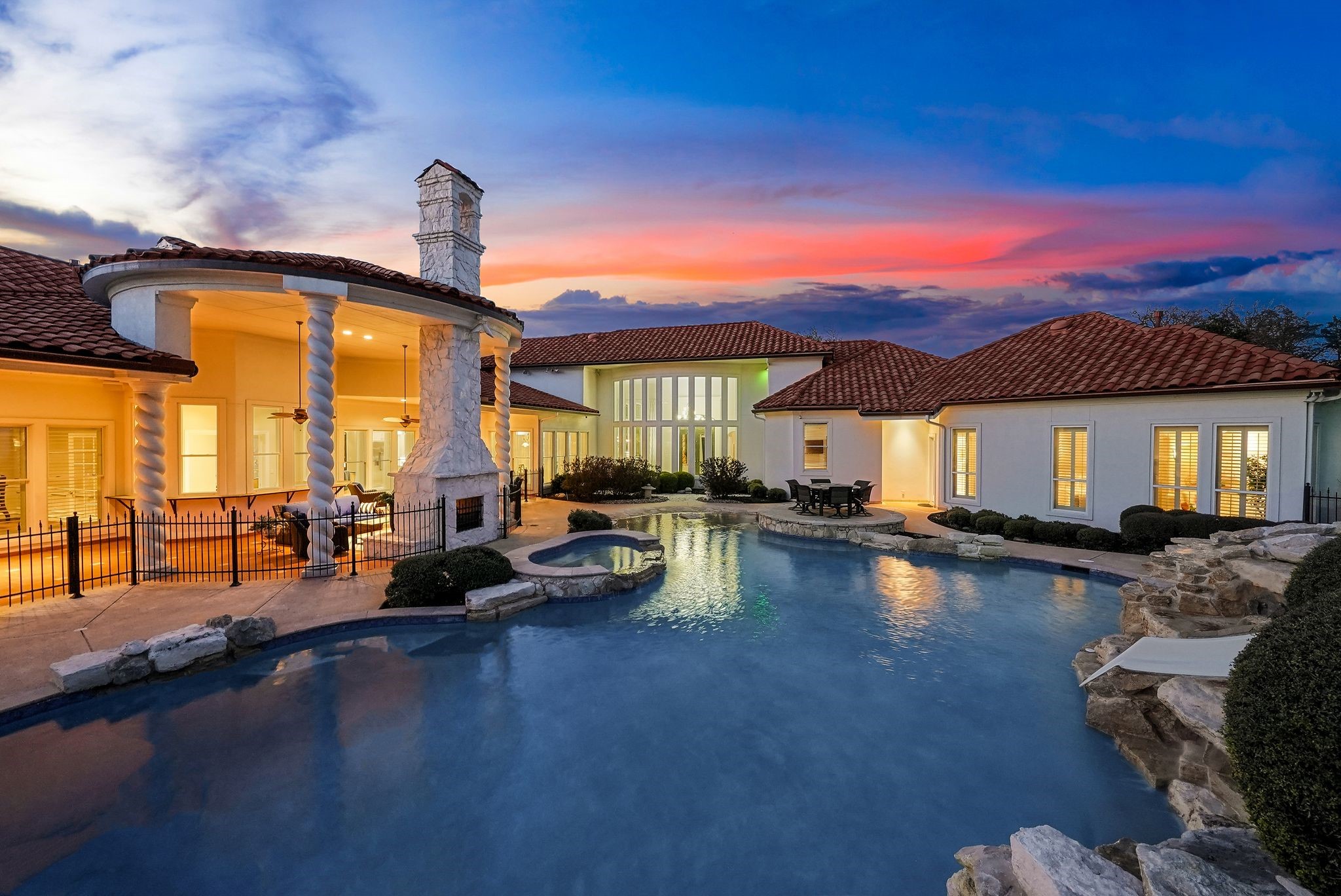 1075 W Dove Road