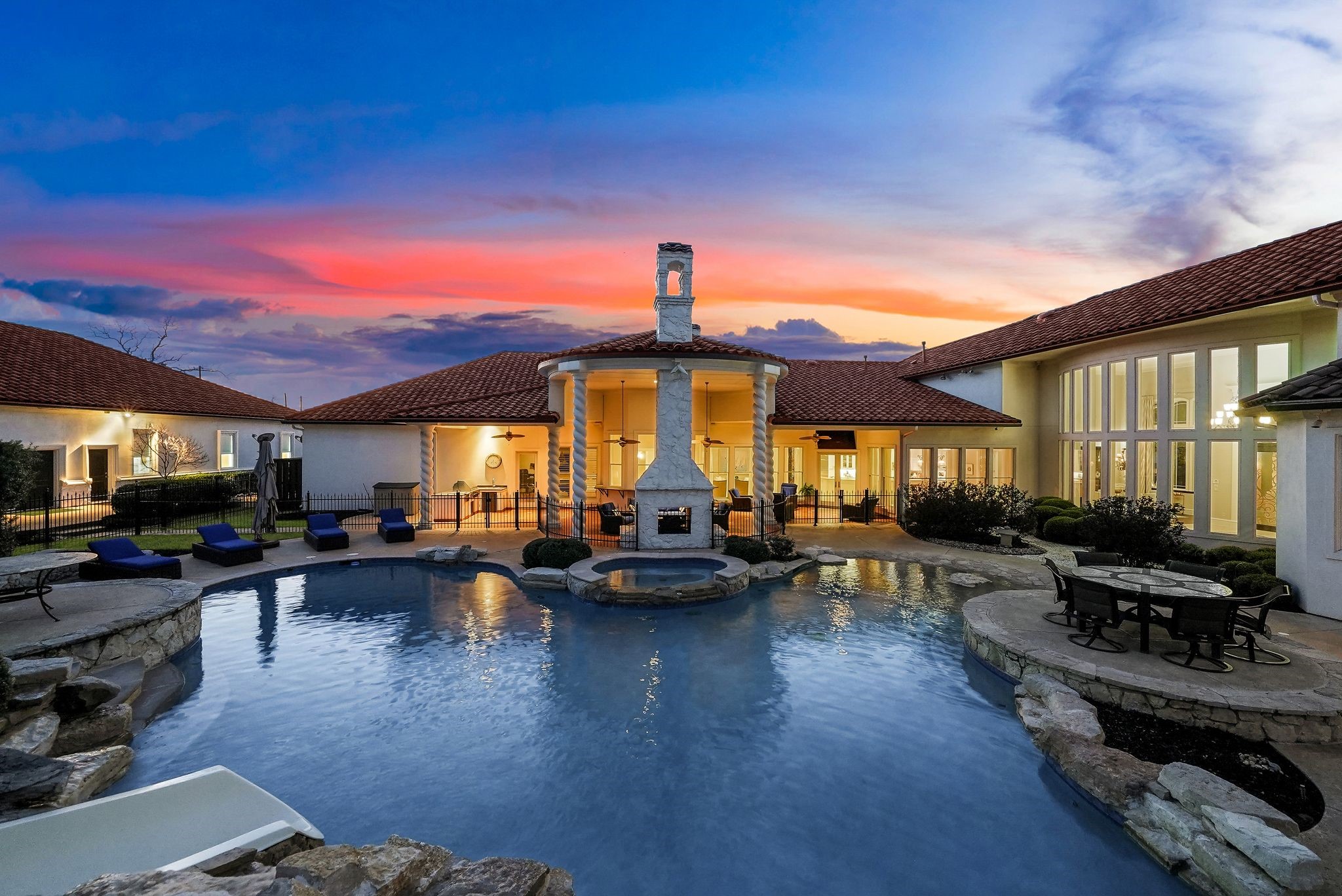 1075 W Dove Road