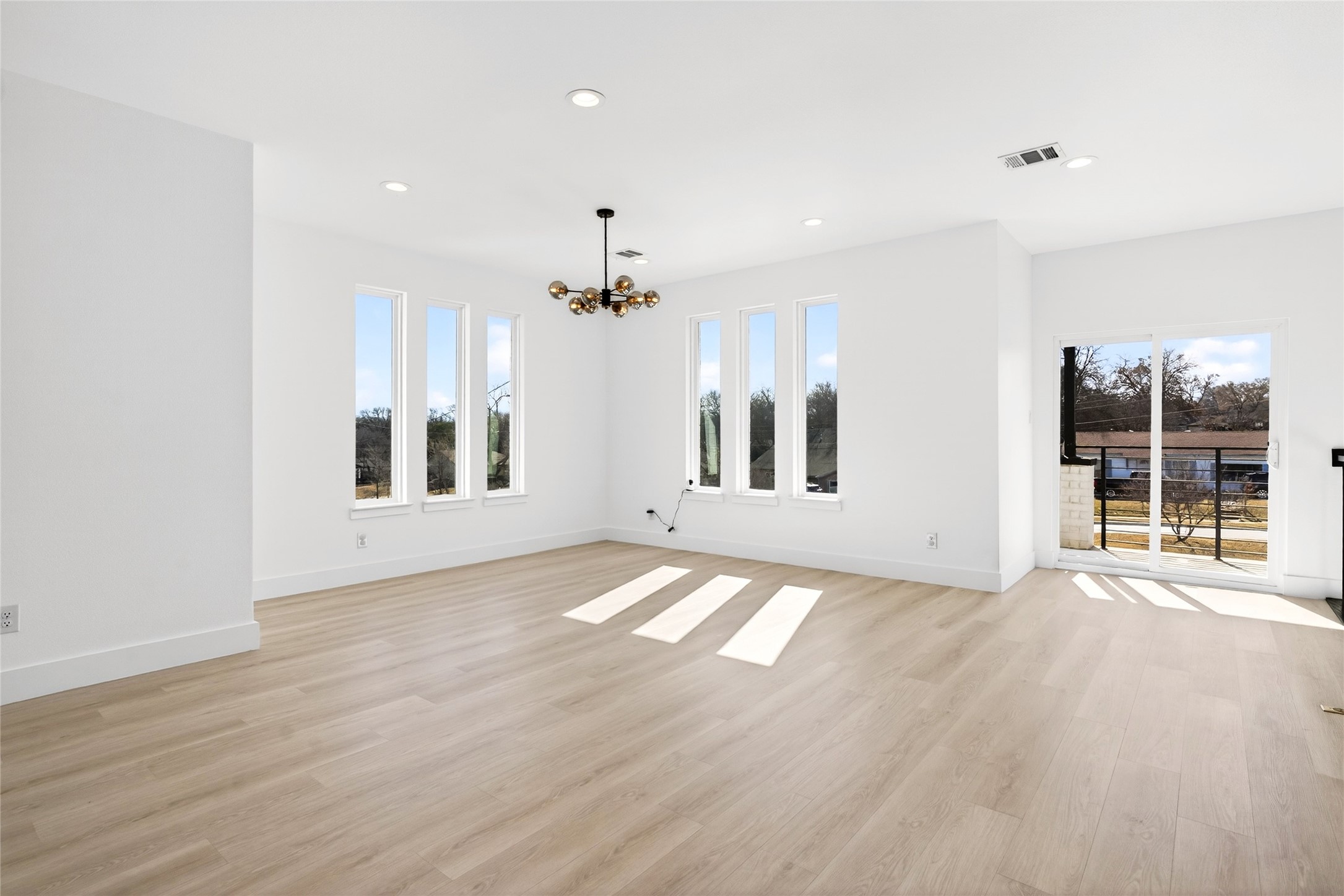 531 W Laureland Road