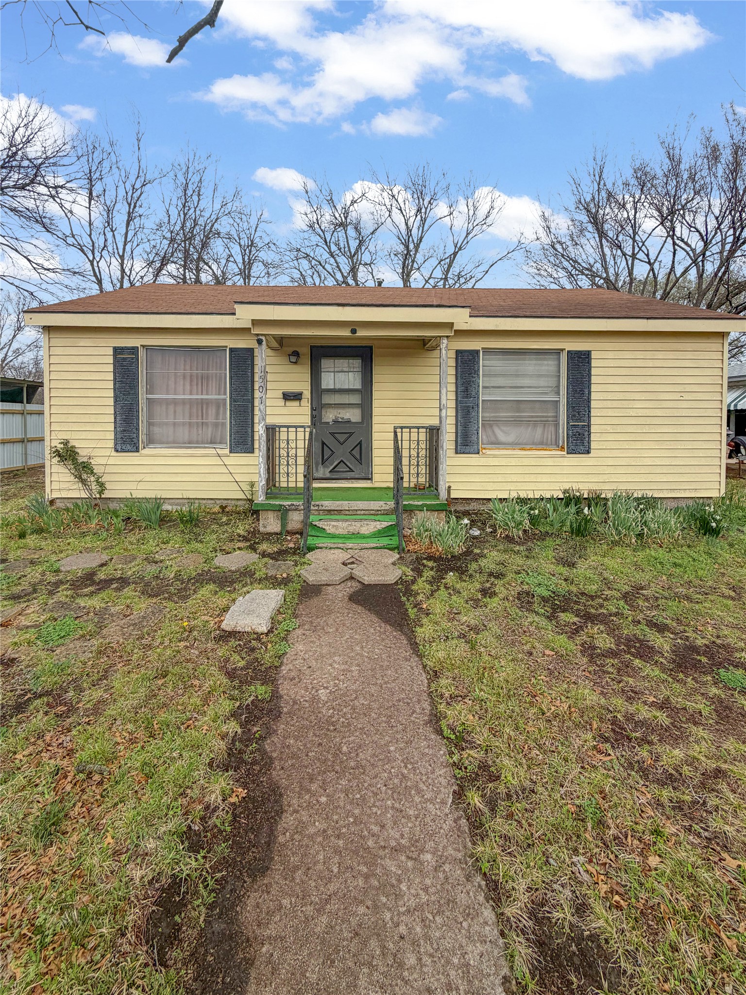 1507 E Tennie Street