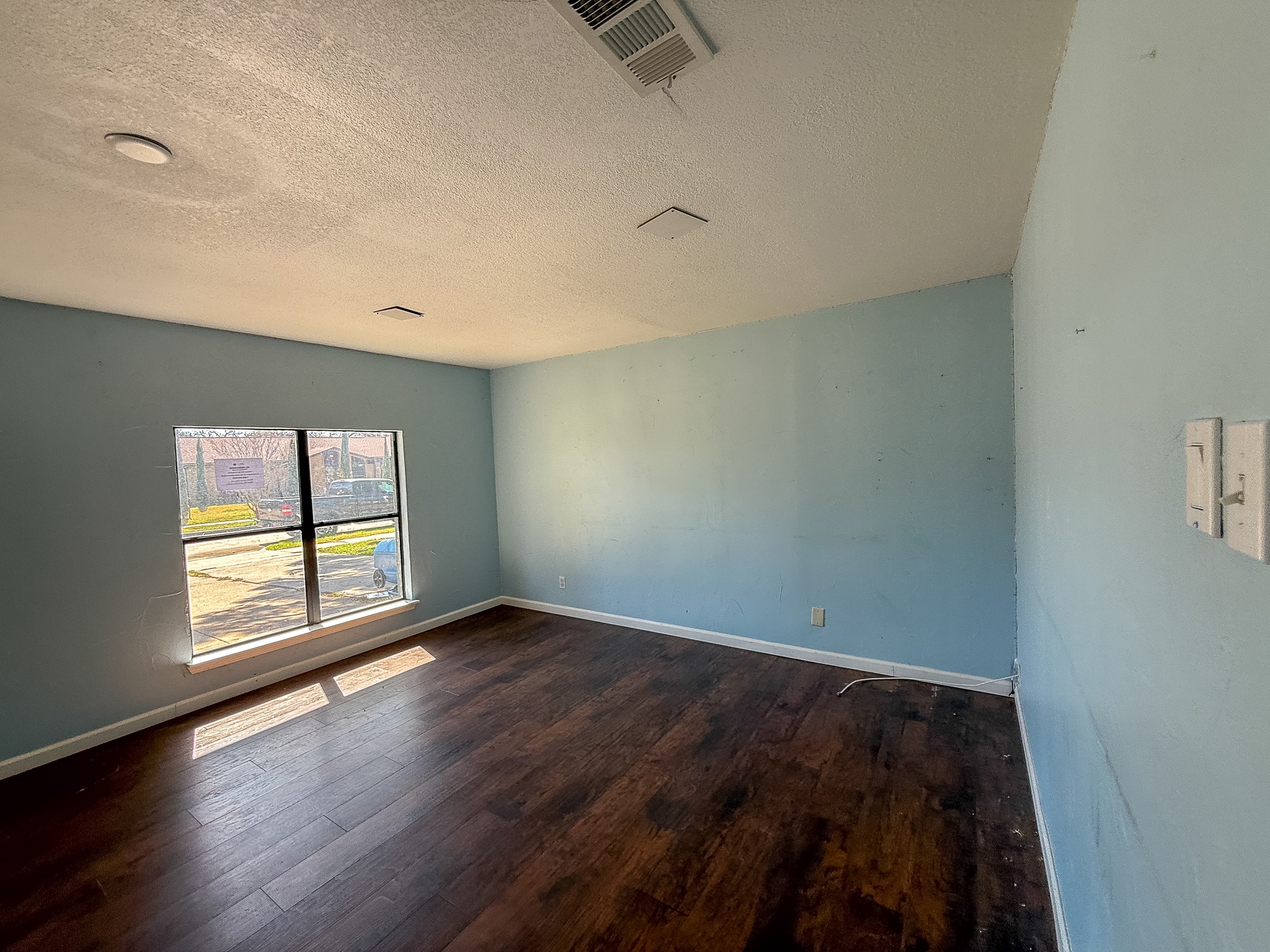 1131 Ashwood Drive