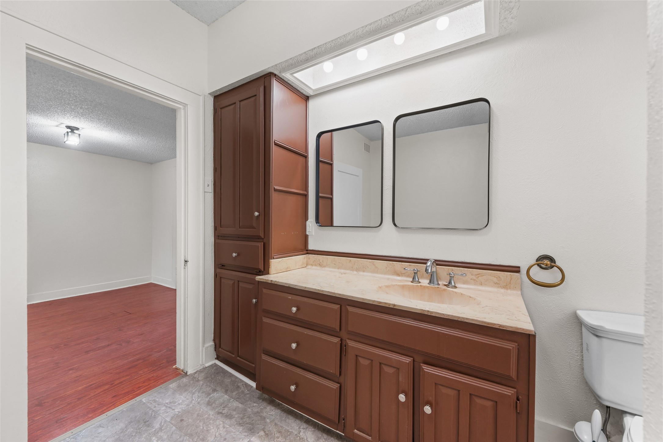 1609 Walworth Street