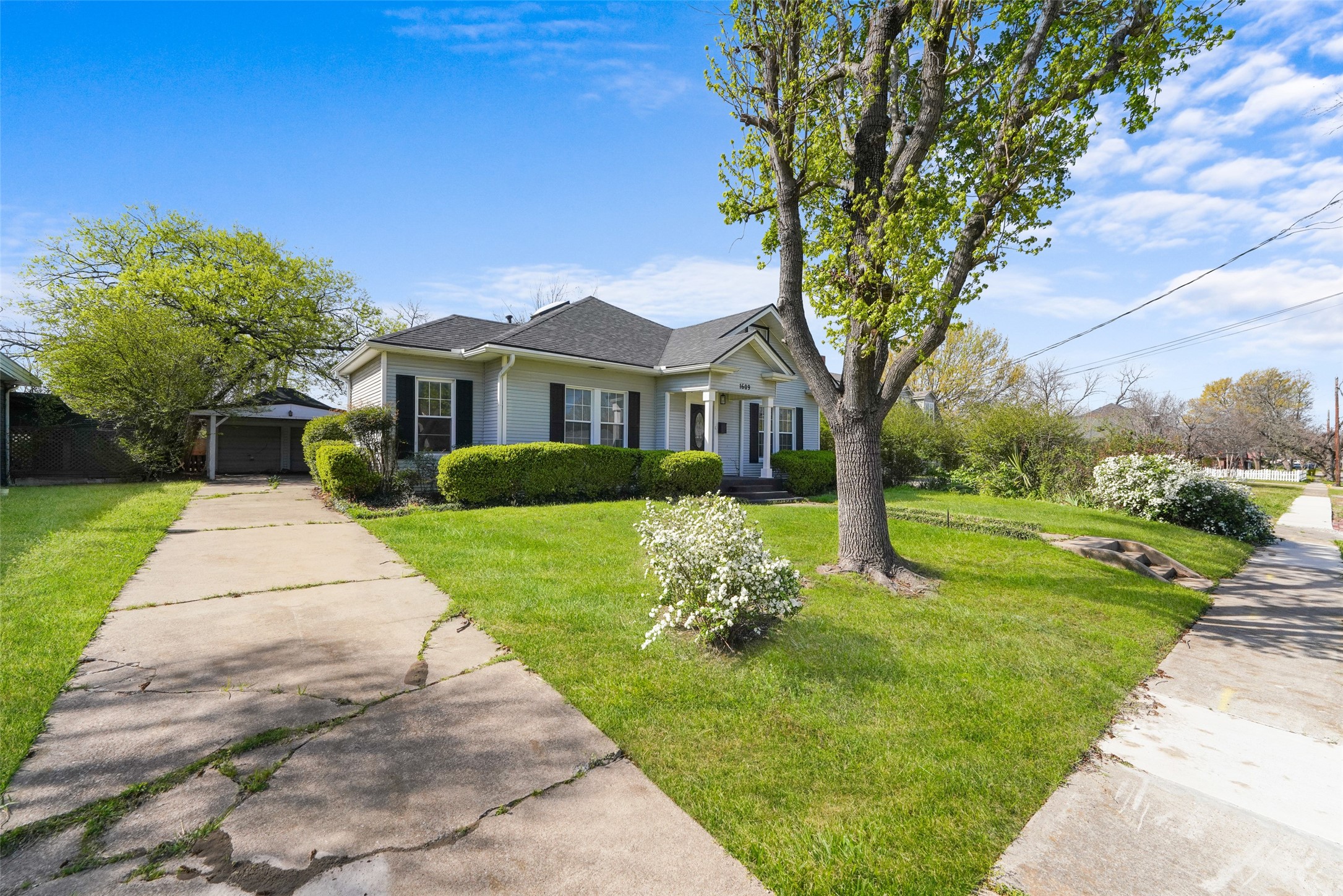 1609 Walworth Street