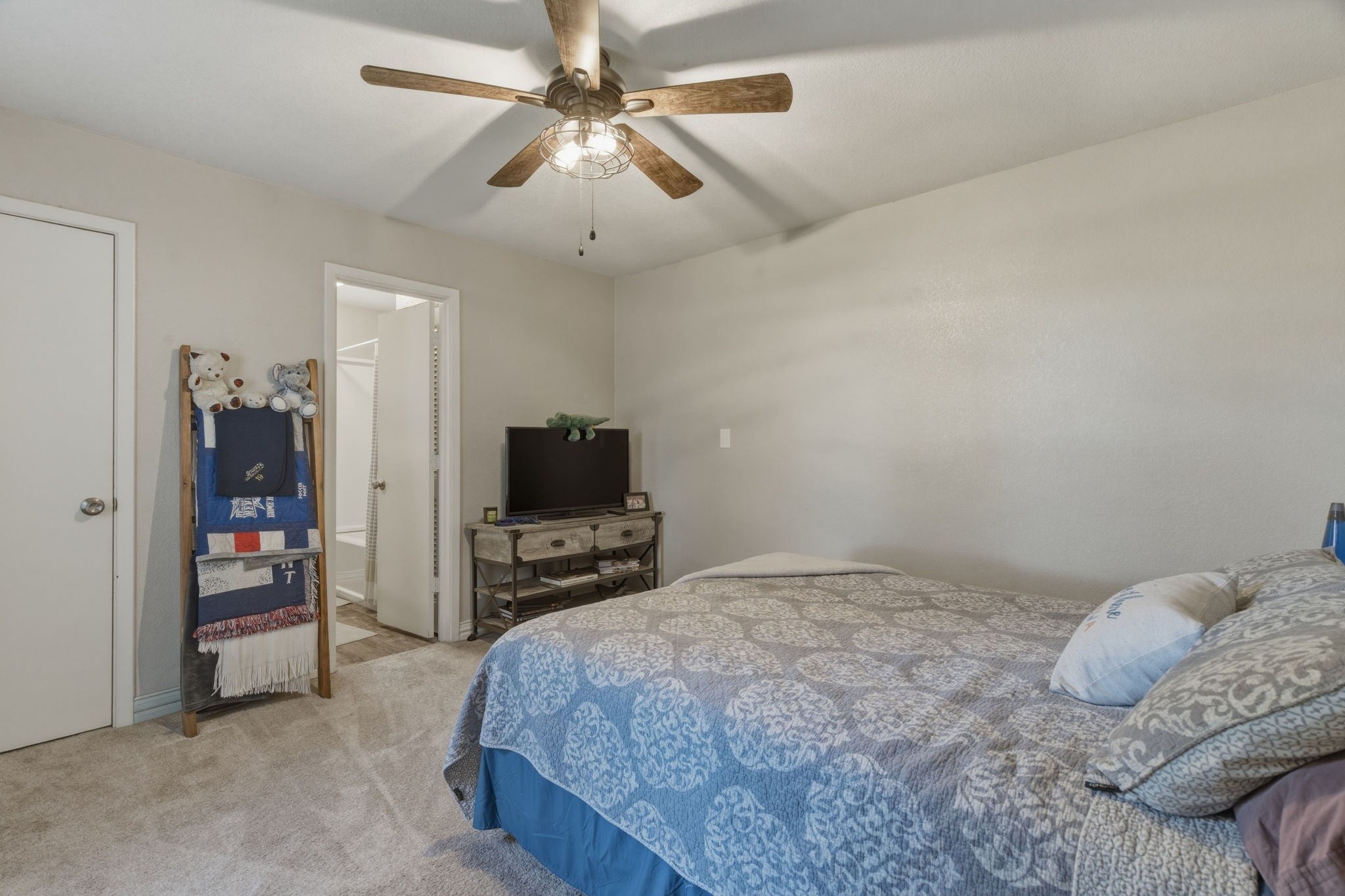 143 Mohave Drive E