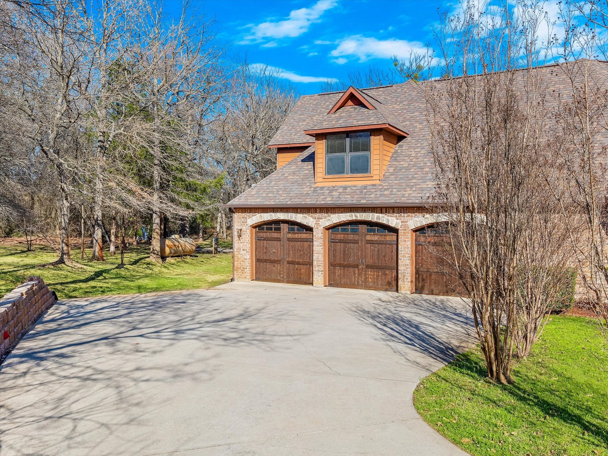 2050 E Oak Shores Drive