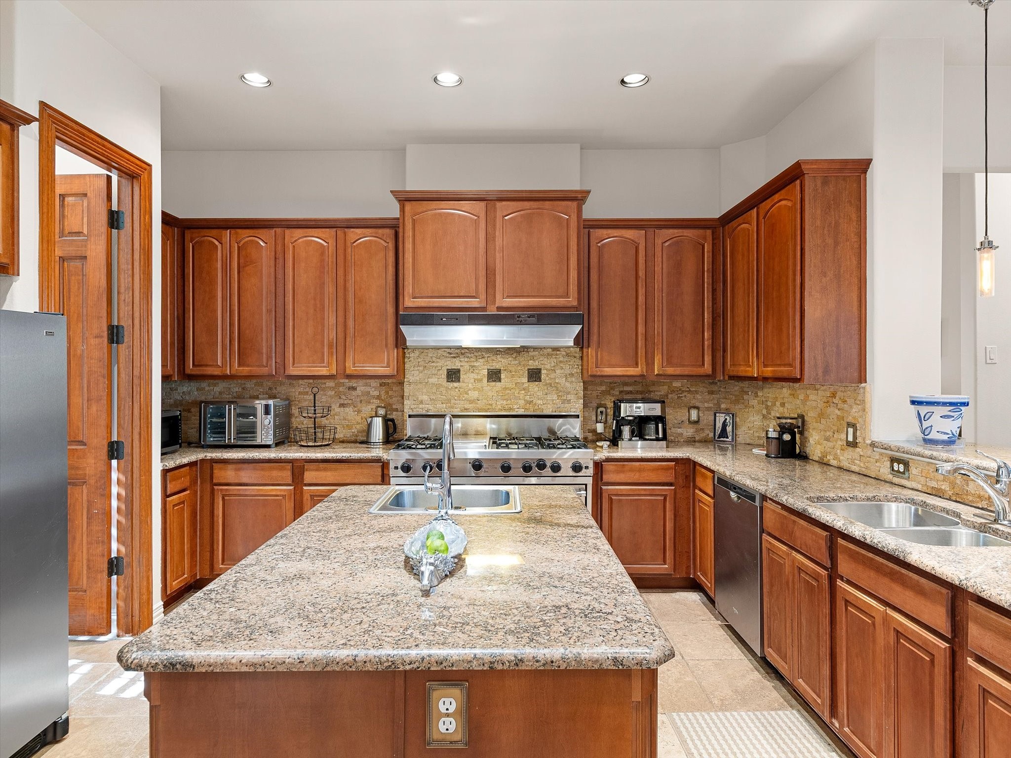 2050 E Oak Shores Drive