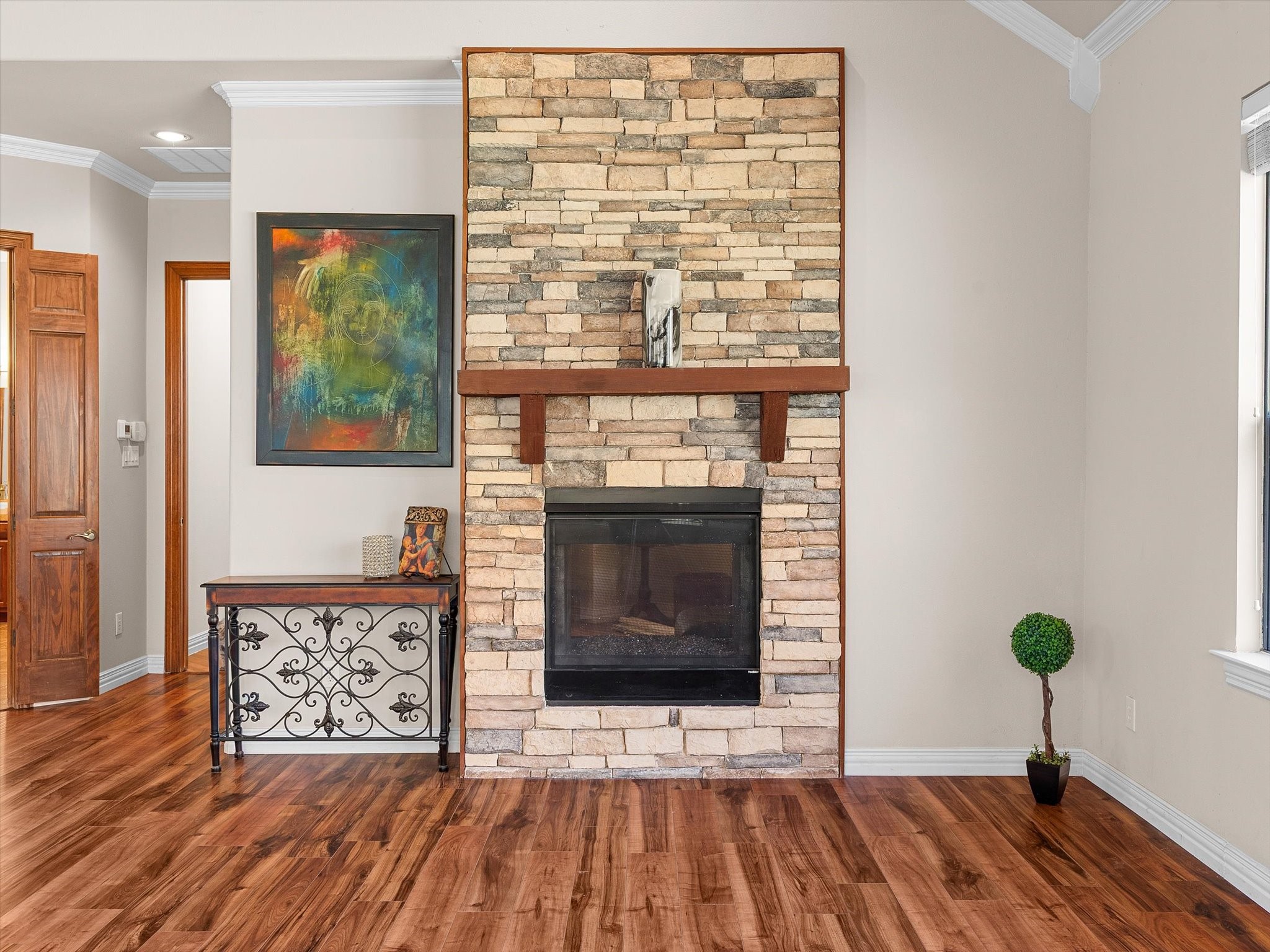 2050 E Oak Shores Drive