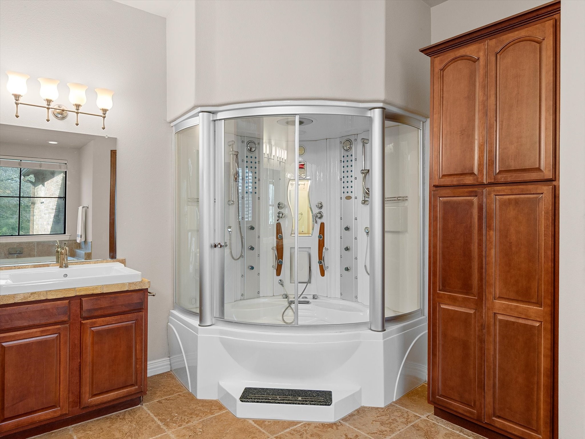 2050 E Oak Shores Drive