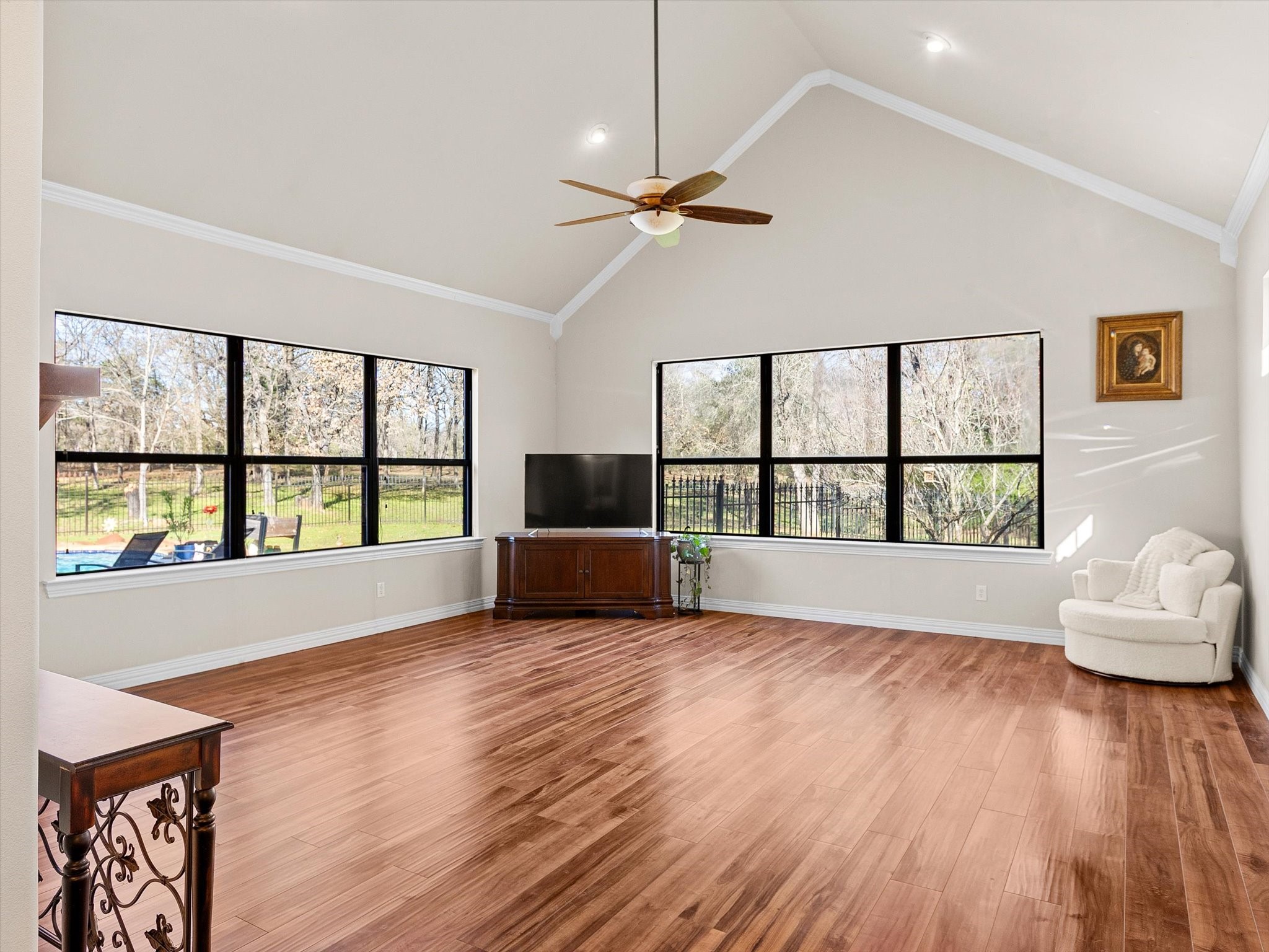 2050 E Oak Shores Drive