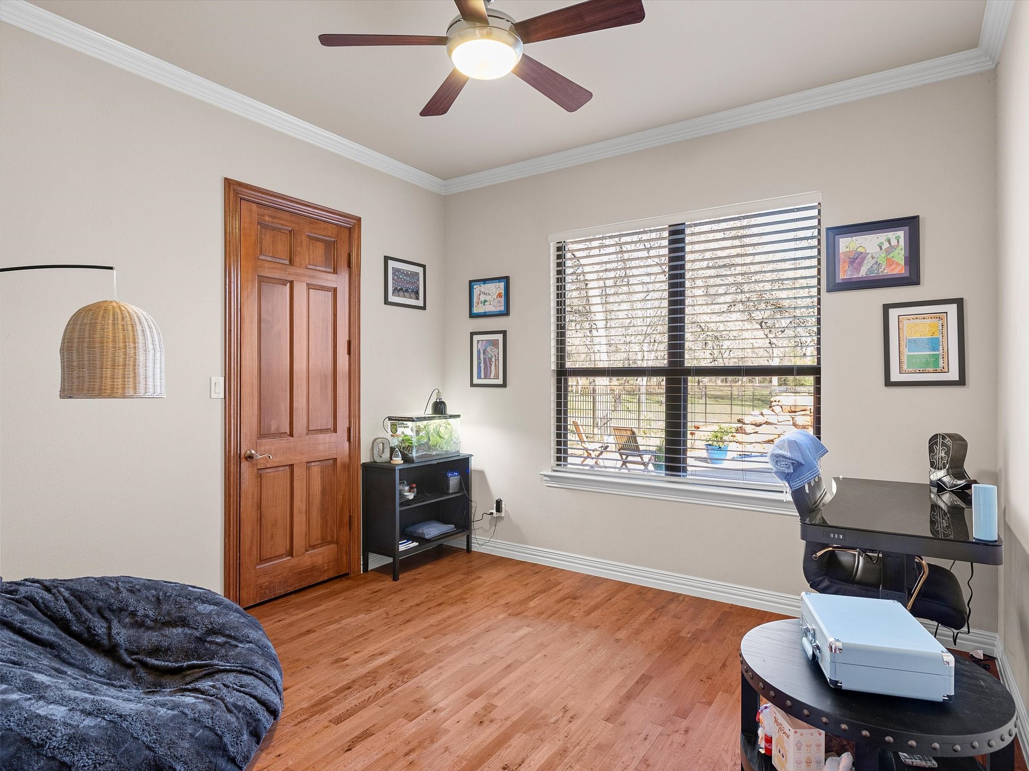 2050 E Oak Shores Drive