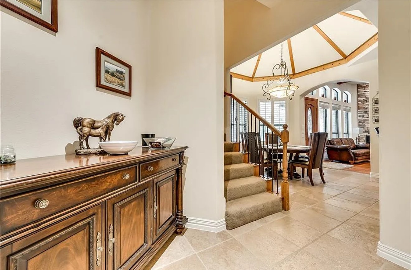 2050 E Oak Shores Drive