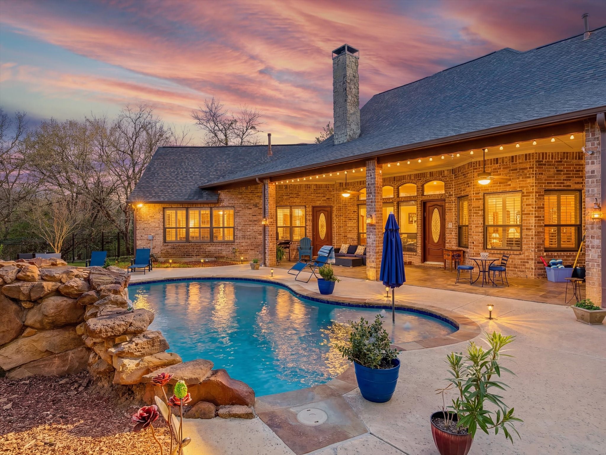 2050 E Oak Shores Drive